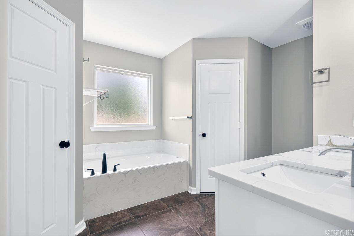 1100 Fox Chase  Bryant, AR