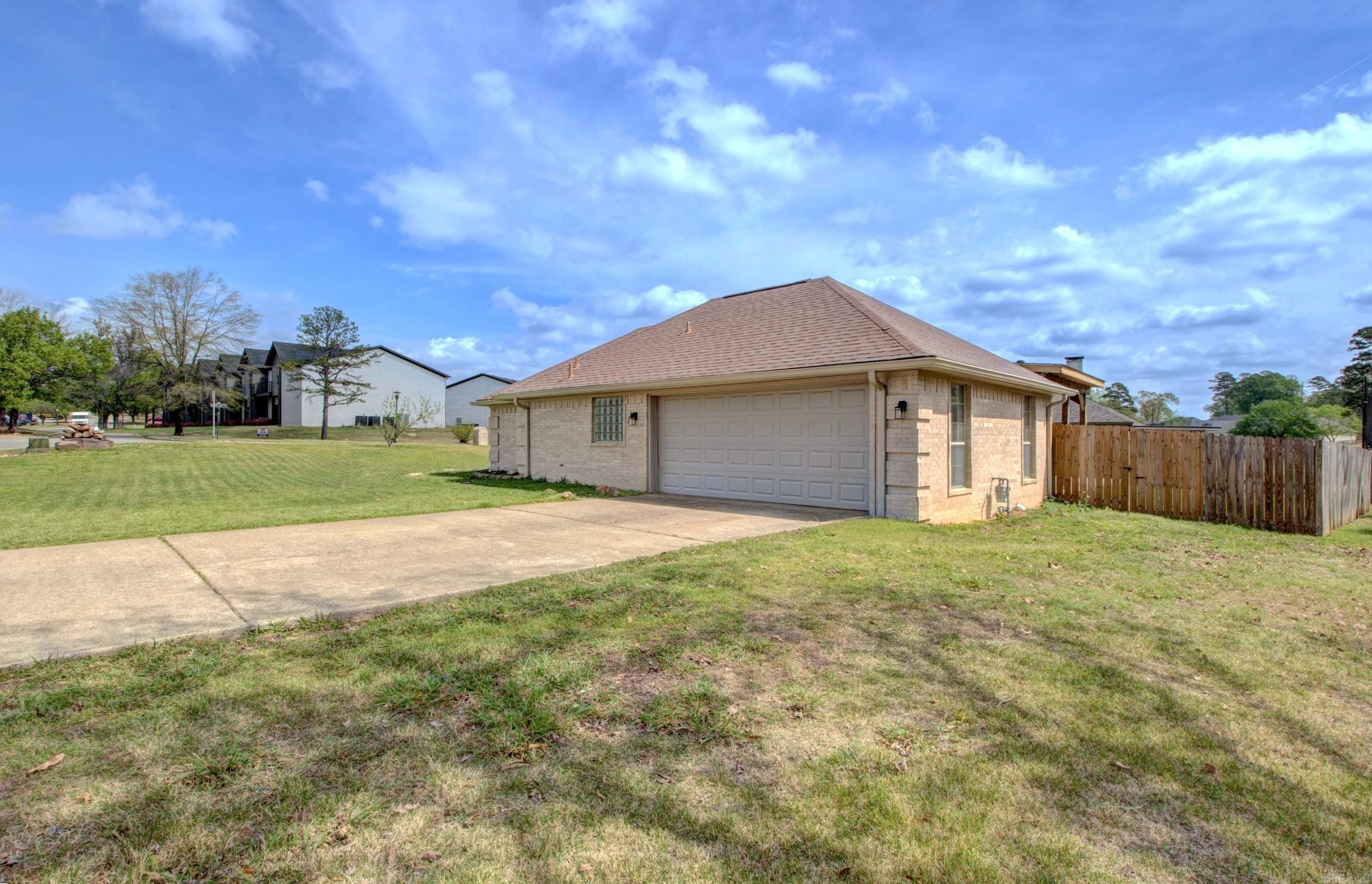 226 Country Club Parkway Maumelle, AR 72113