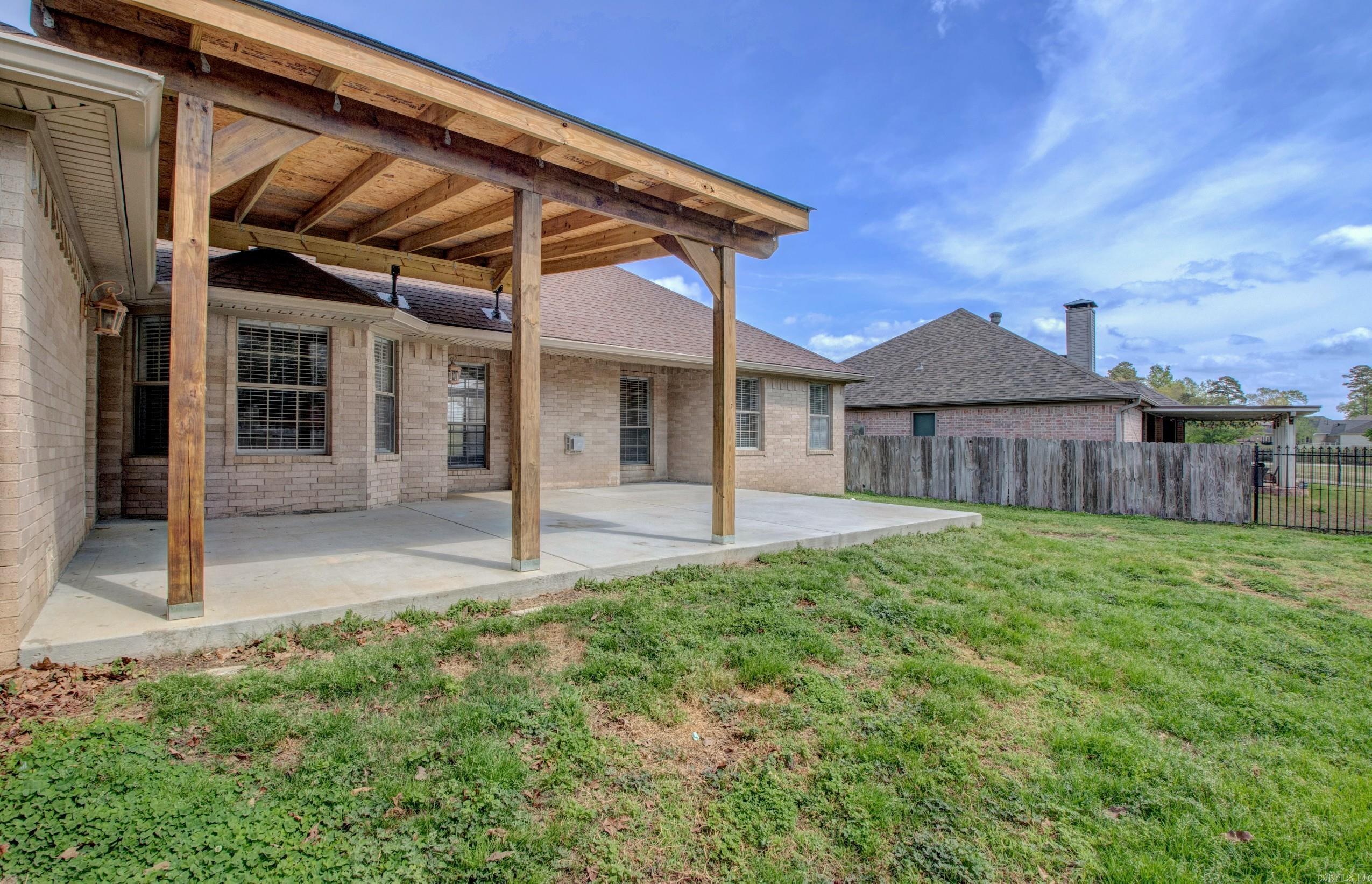 226 Country Club Parkway Maumelle, AR 72113