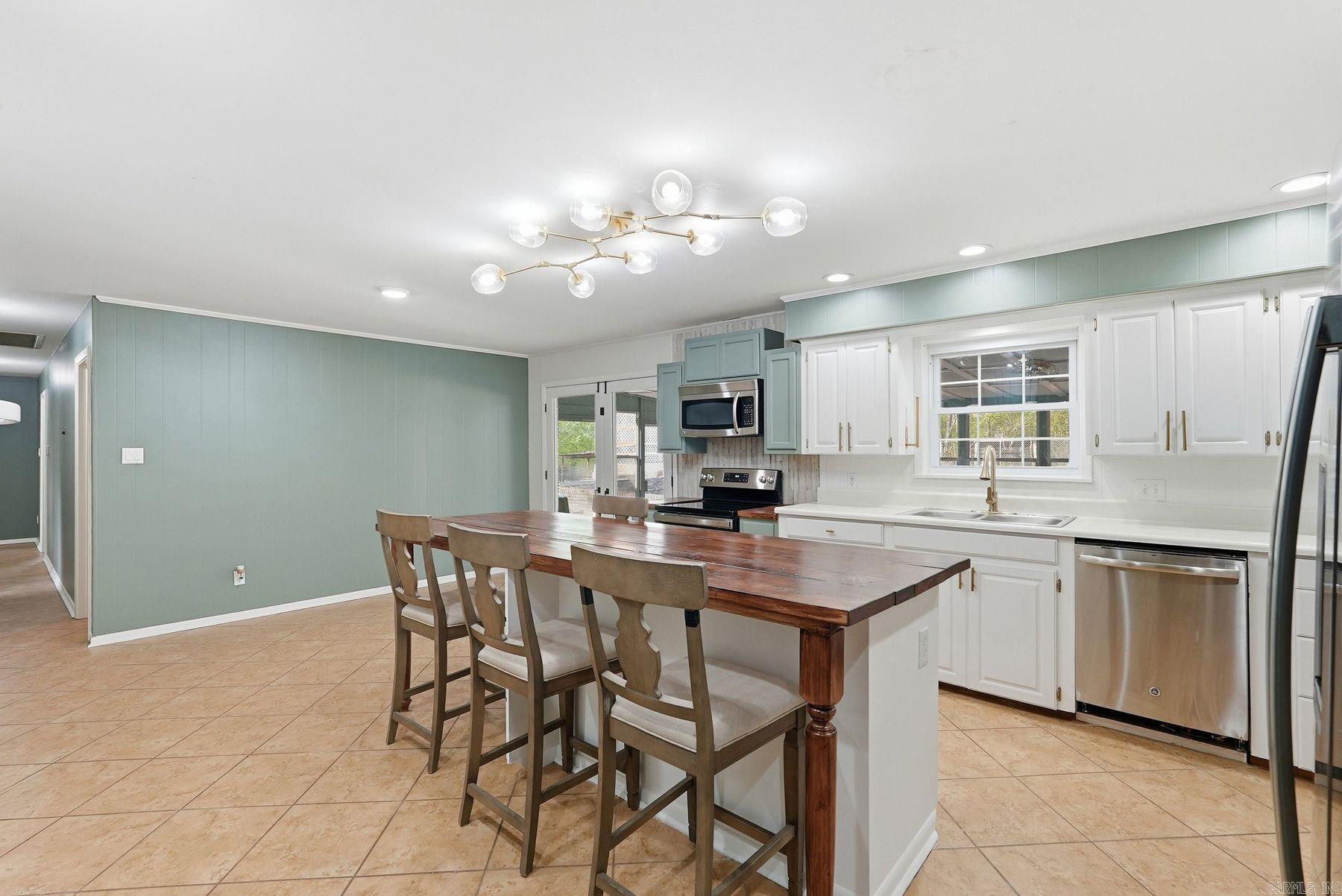 1026 S Claremont Ave Sherwood, AR 72120