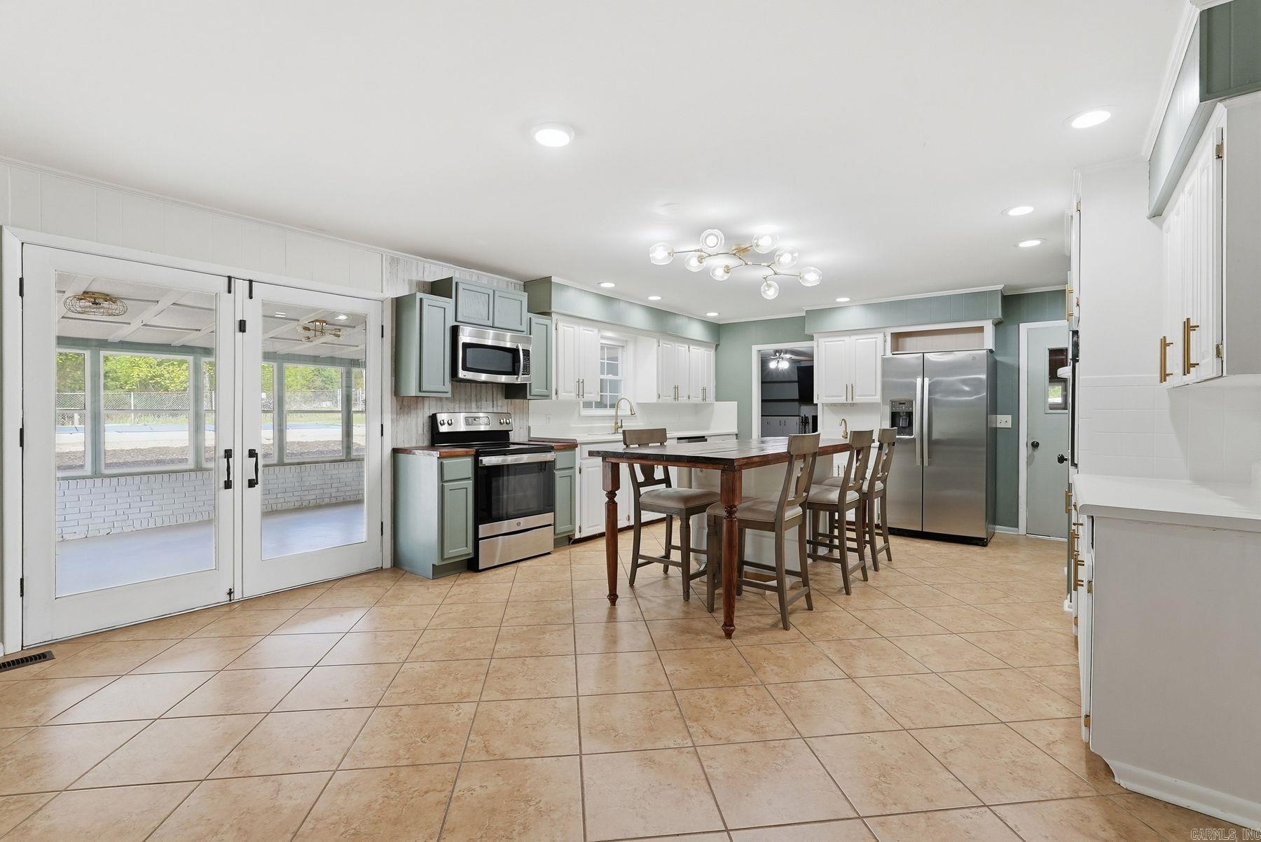 1026 S Claremont Ave Sherwood, AR 72120