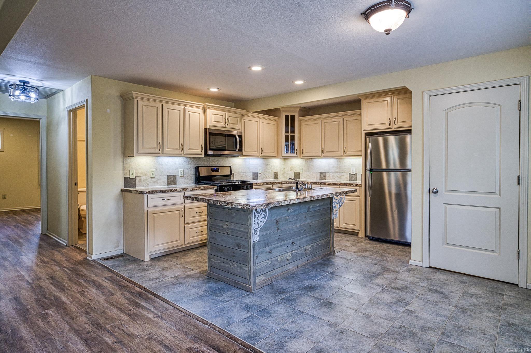 103 Bayshore Drive Magnet Cove, AR 72104