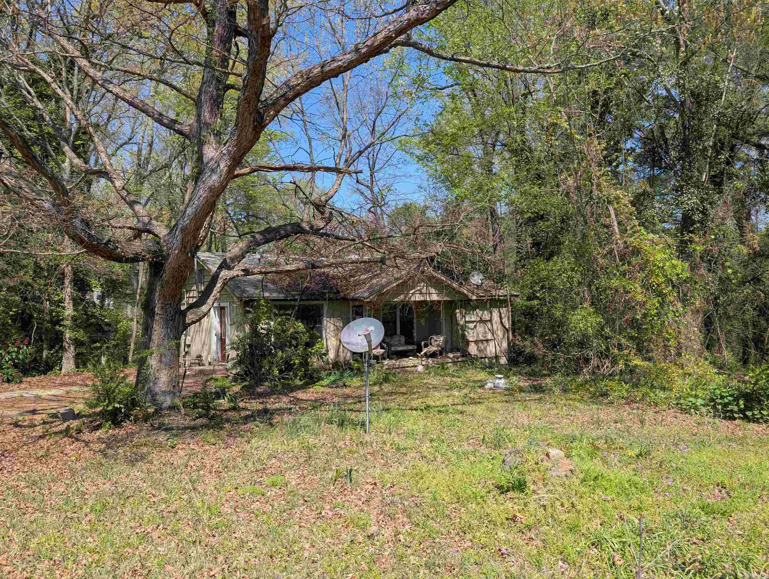 1906 Deerfield  Benton, AR