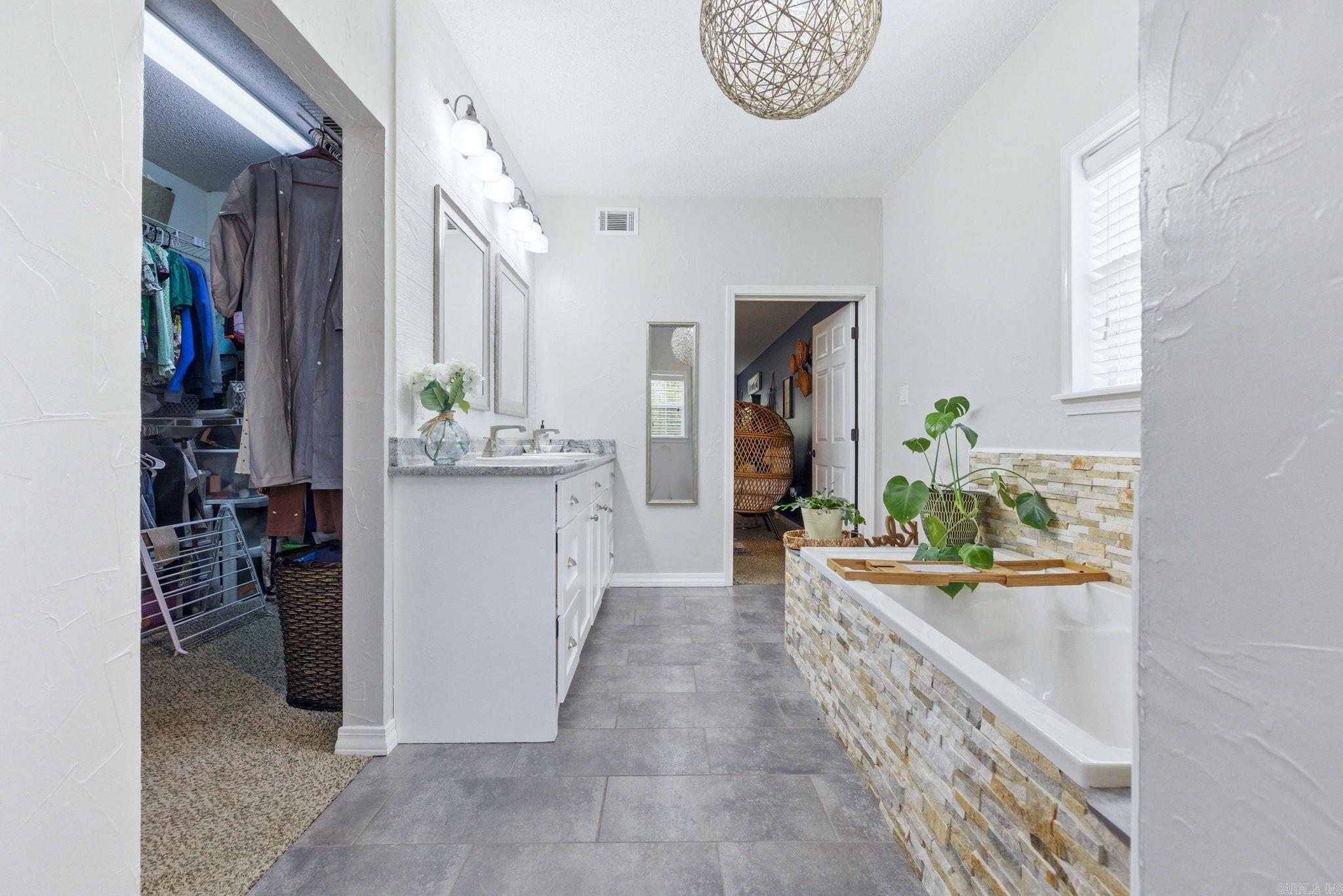 11901 Samples Road Alexander, AR 72002