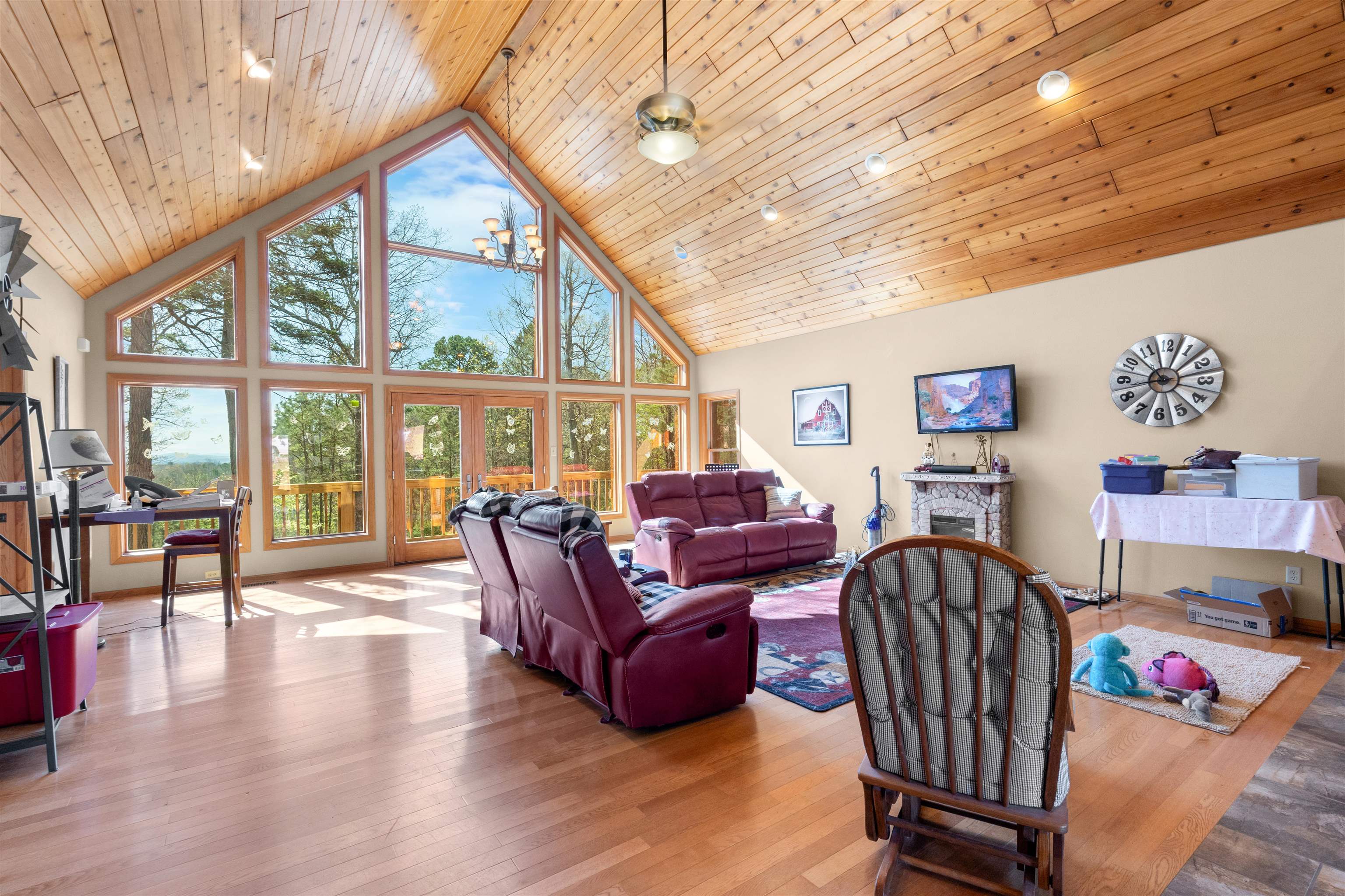 89 Old Staggs Road Calico Rock, AR 72519