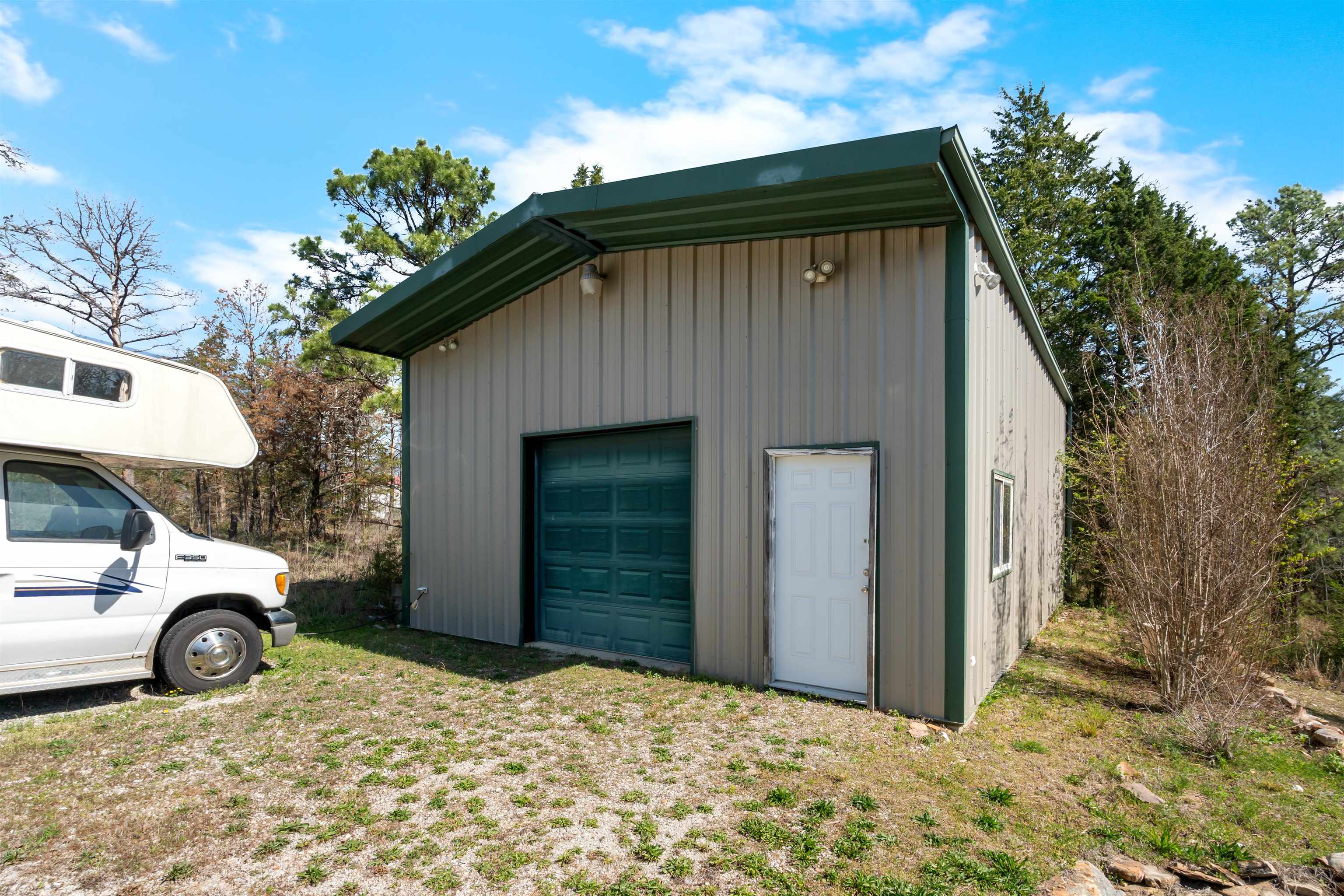 89 Old Staggs Road Calico Rock, AR 72519