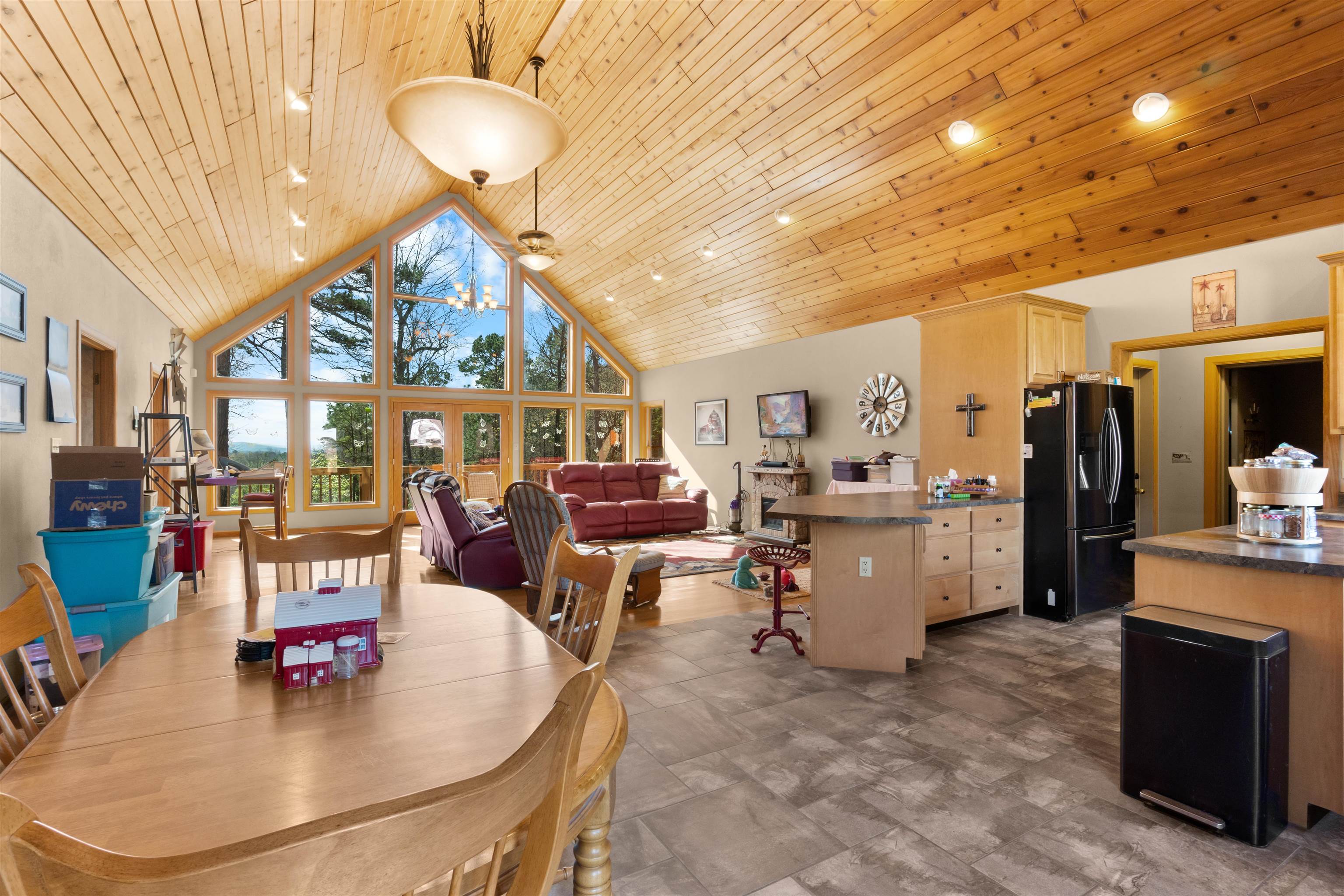 89 Old Staggs Road Calico Rock, AR 72519