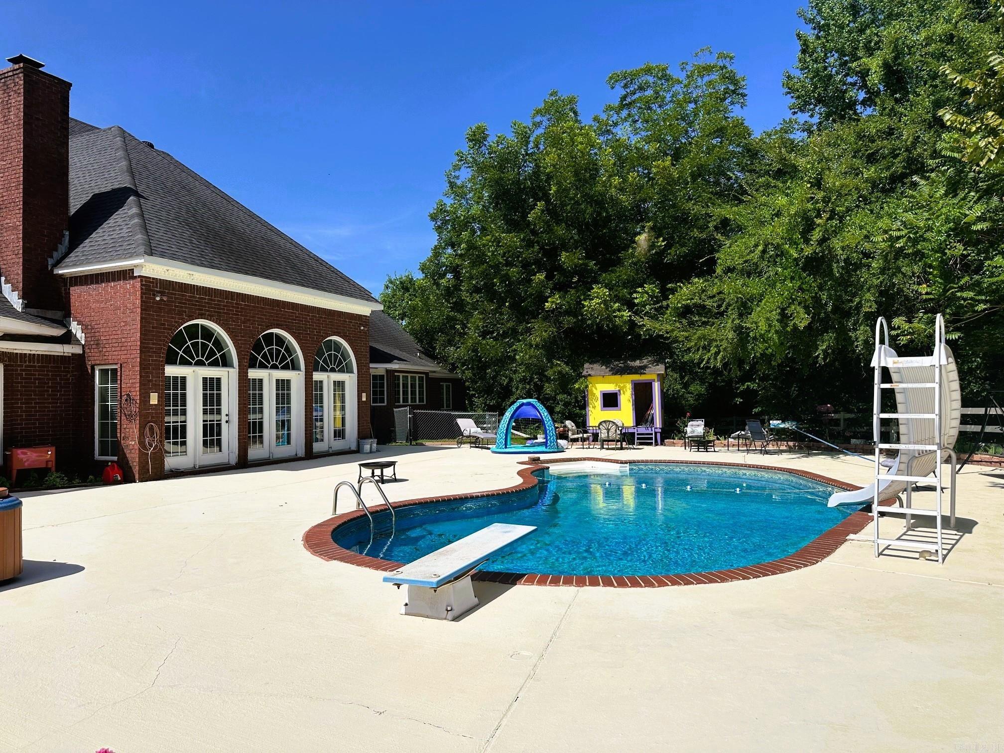 2240 W Main  Clarksville, AR