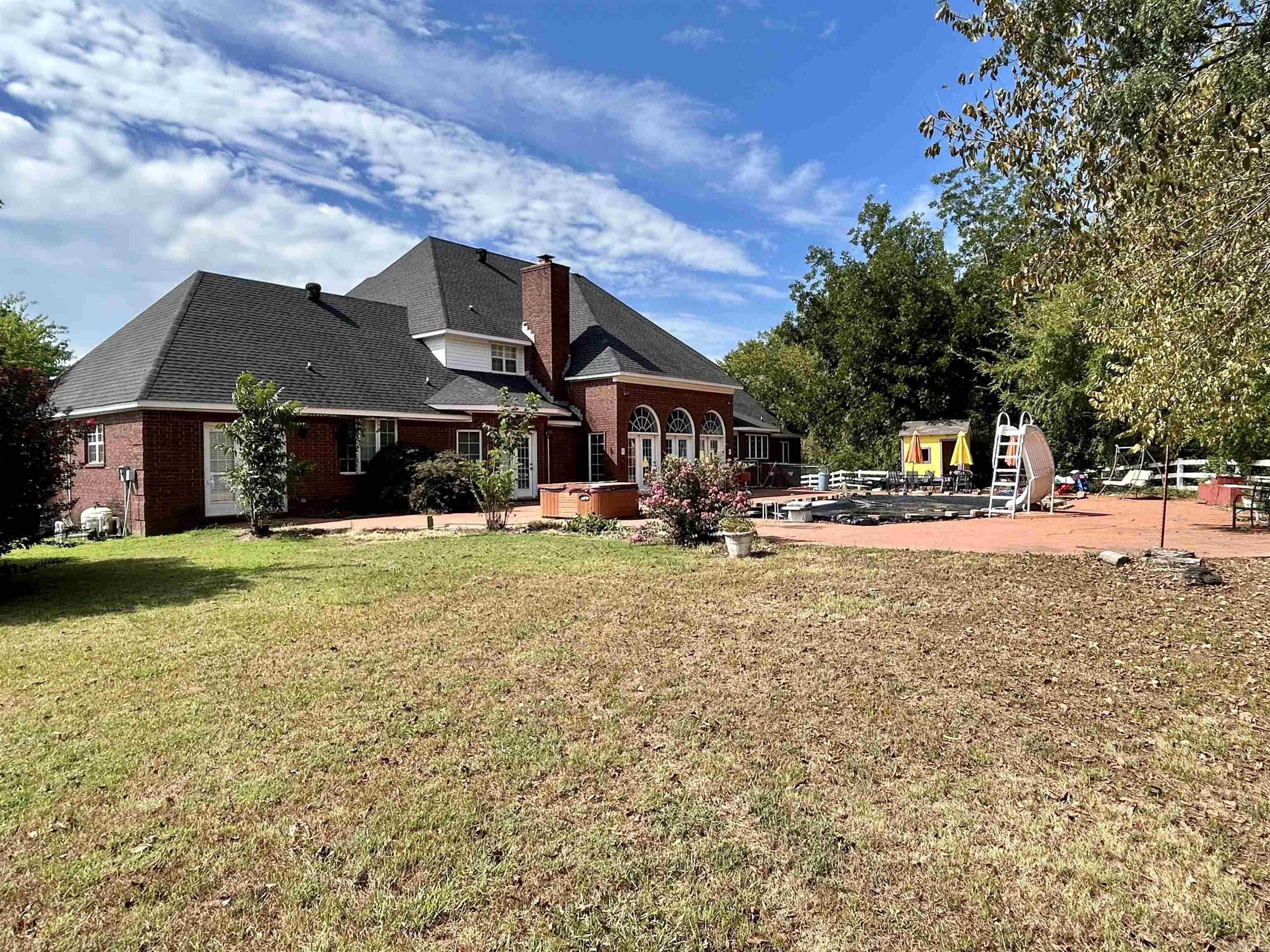 2240 W Main  Clarksville, AR