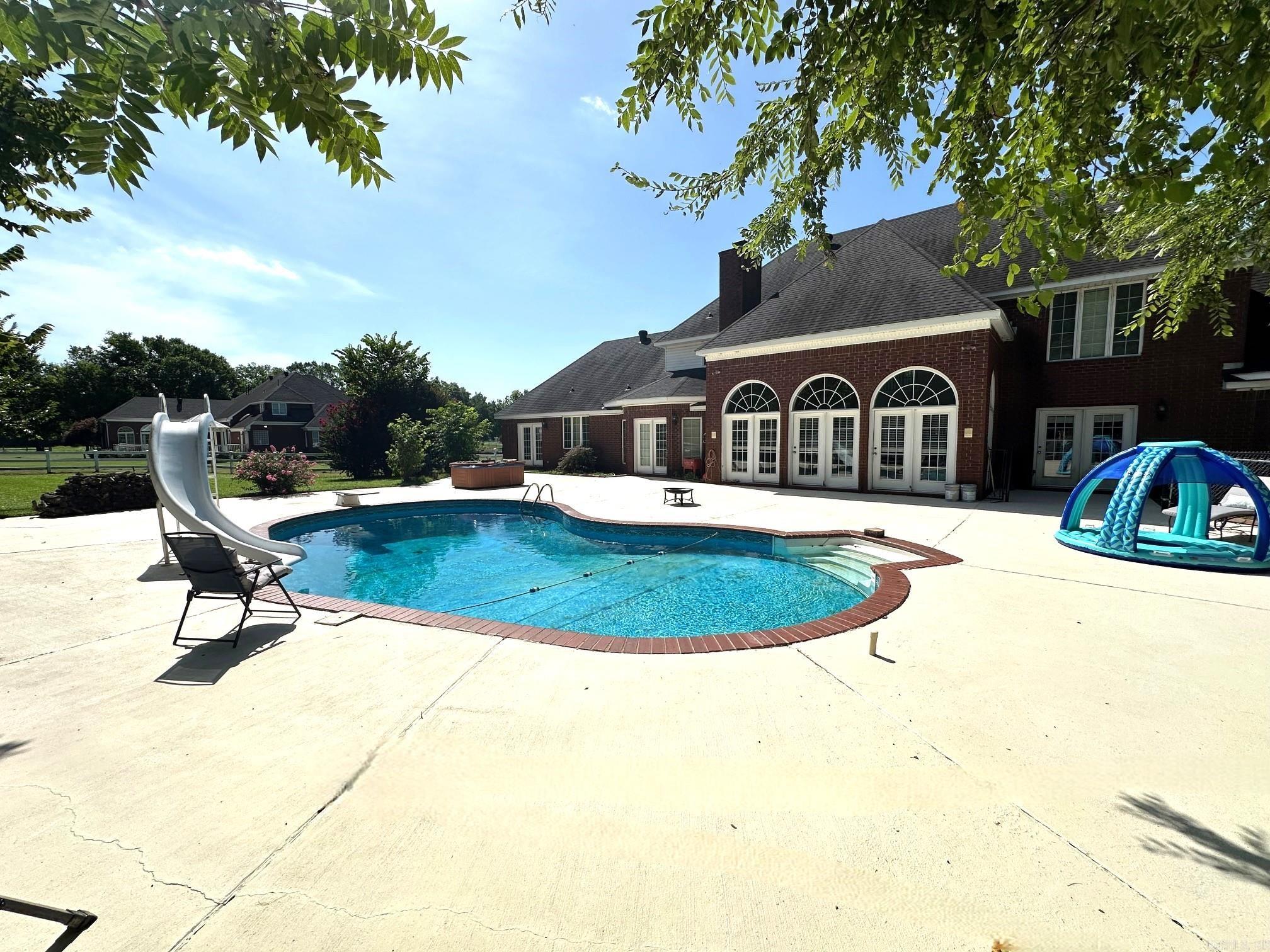 2240 W Main  Clarksville, AR