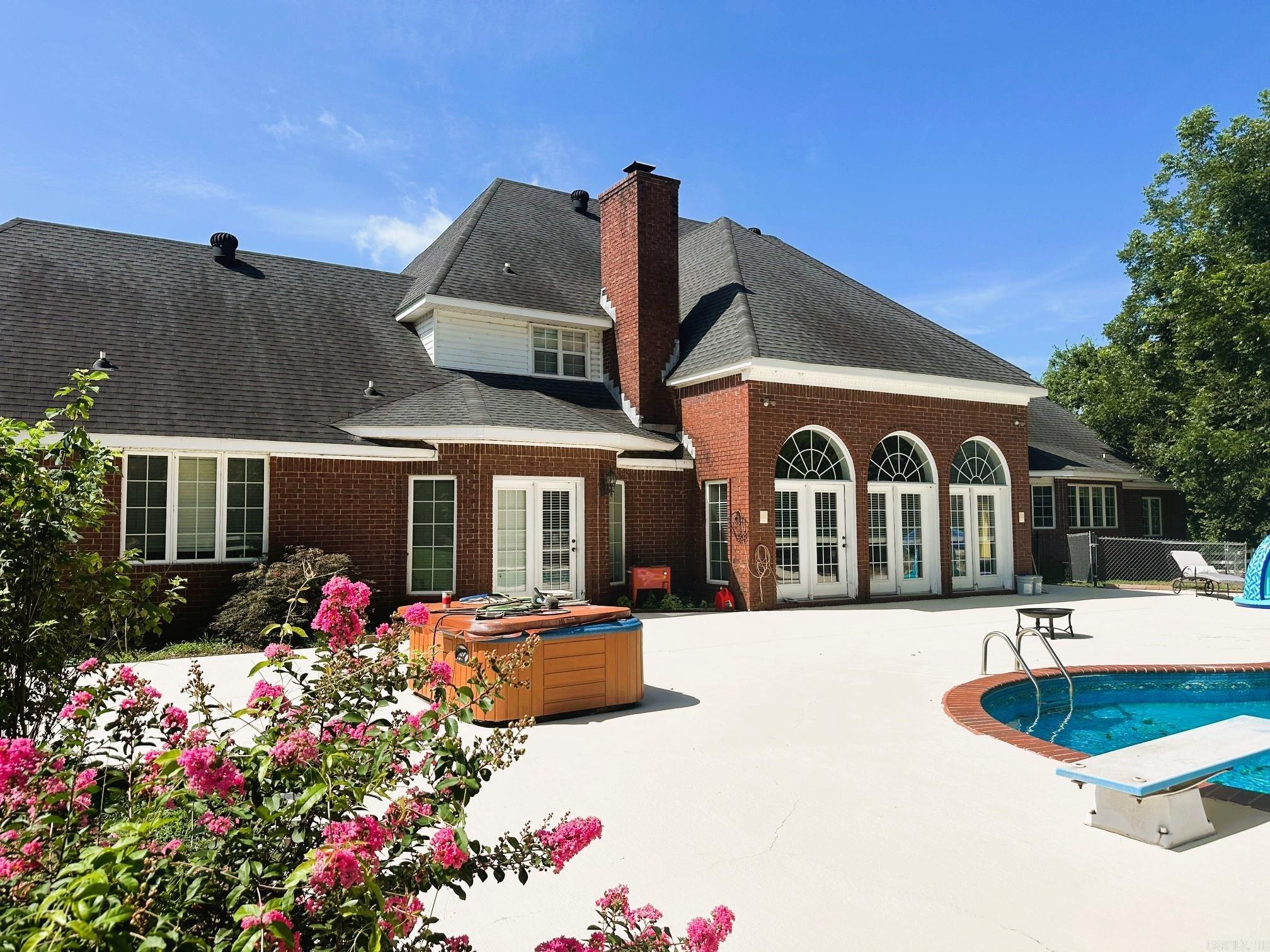 2240 W Main  Clarksville, AR