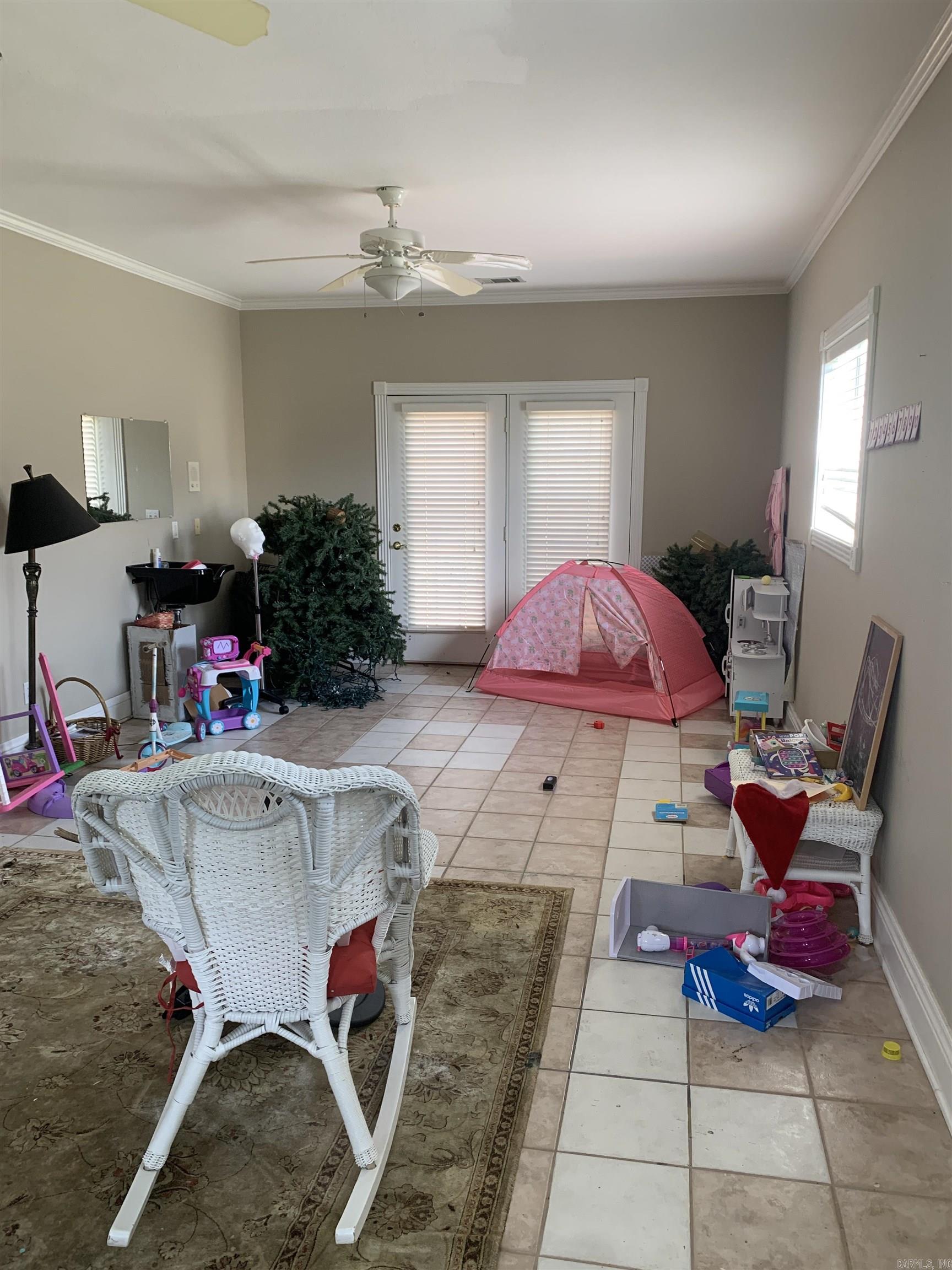 2240 W Main  Clarksville, AR