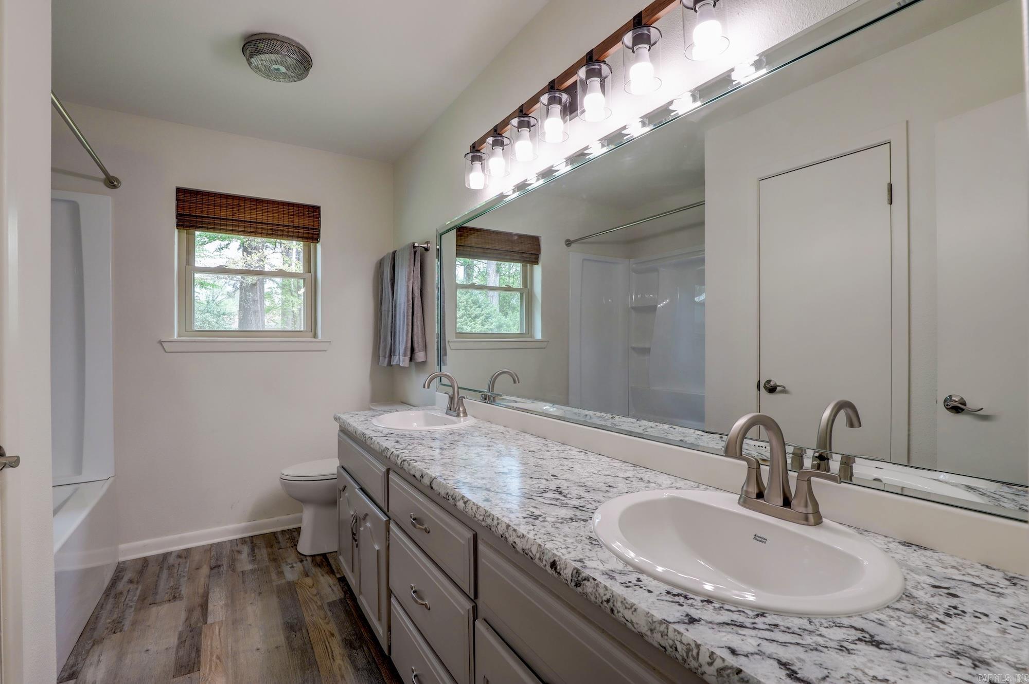 6401 Sleepy Hollow Texarkana, TX 75503