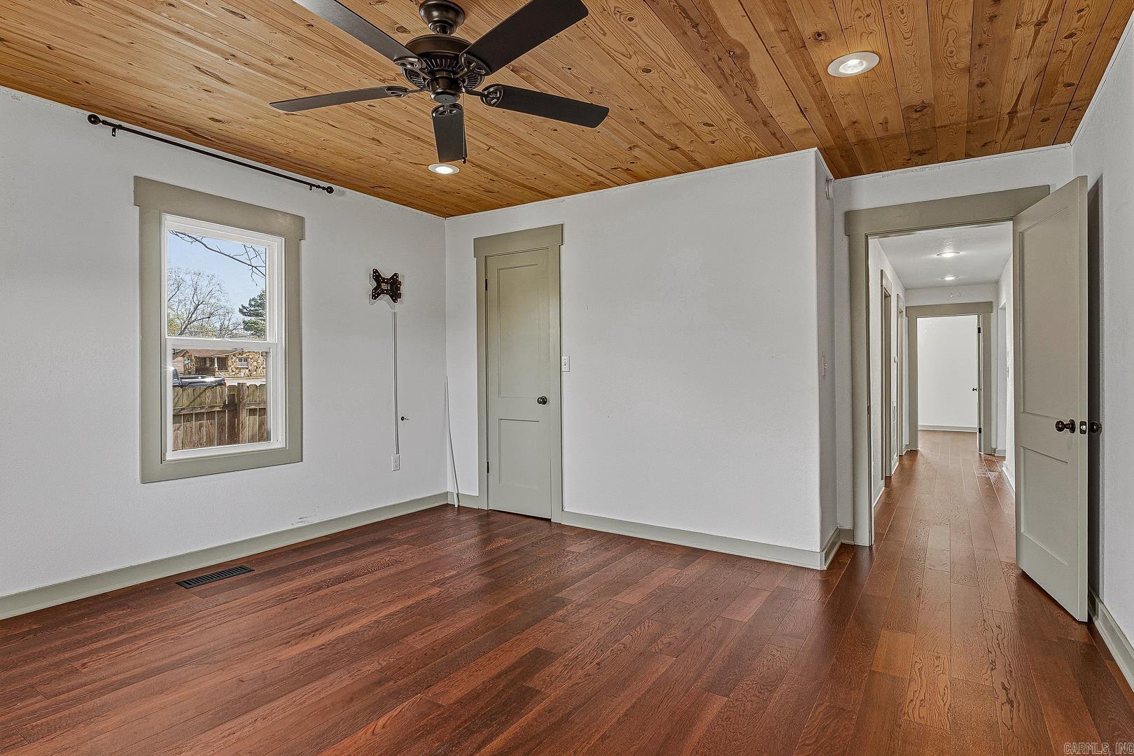 1011 W Court Paragould, AR 72450