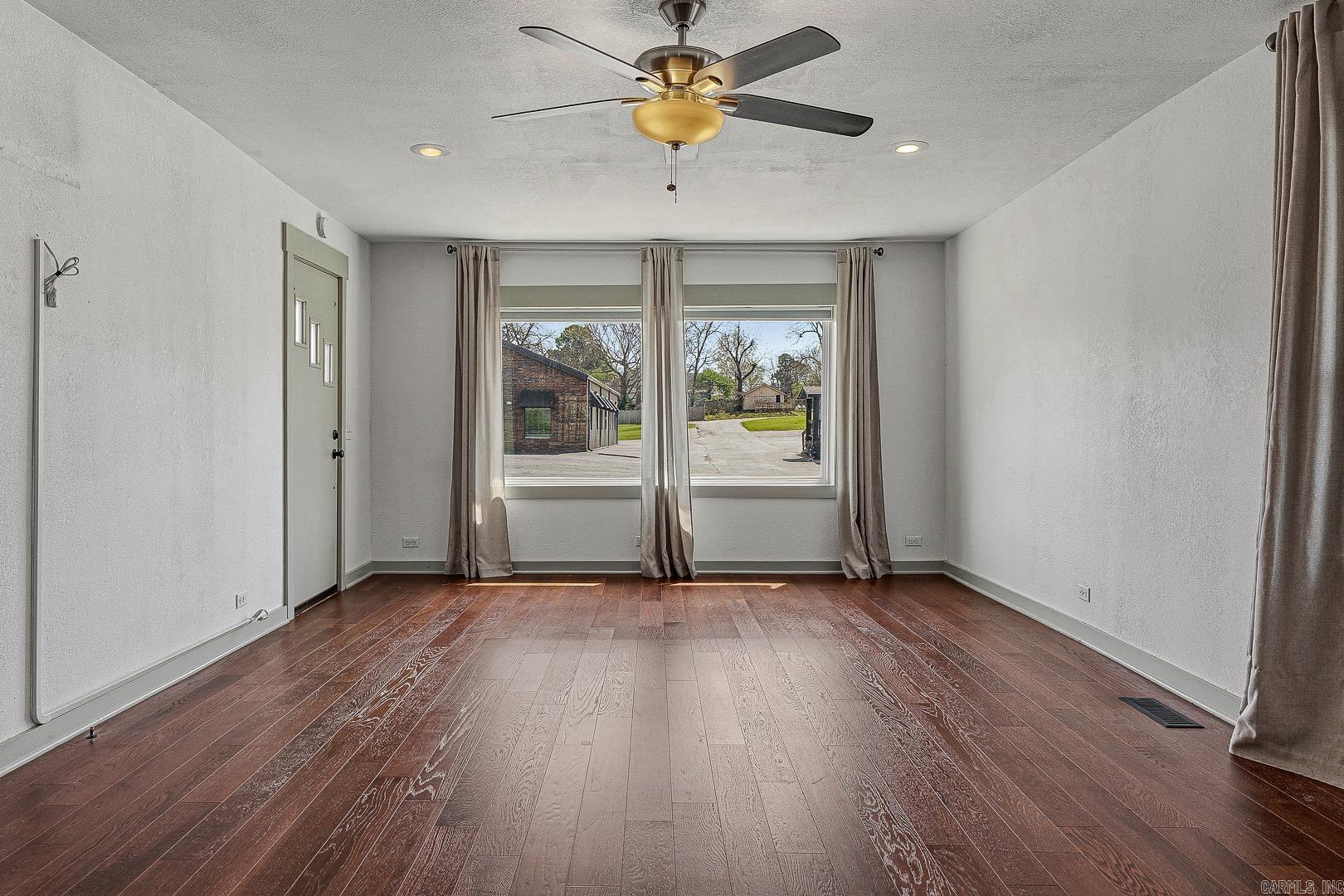 1011 W Court Paragould, AR 72450