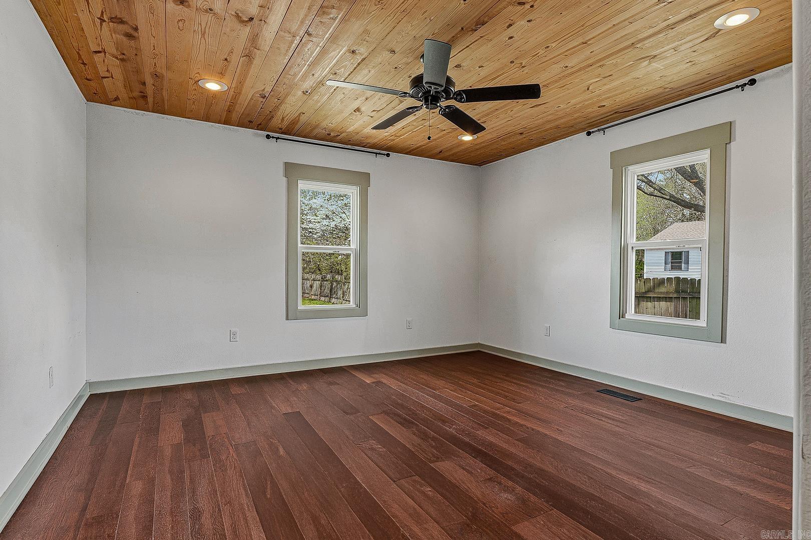 1011 W Court Paragould, AR 72450