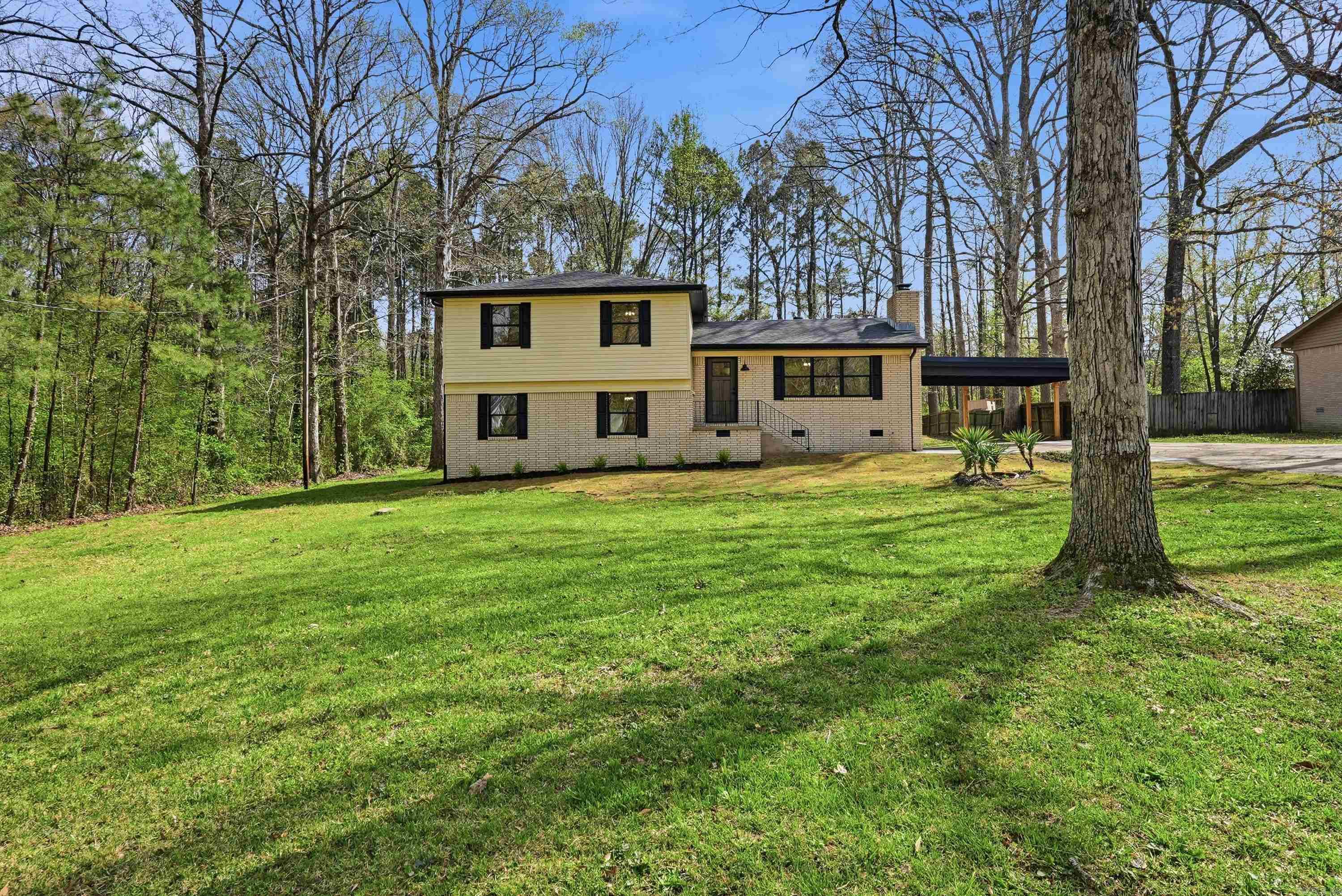 2923 Brown East End  Hensley, AR