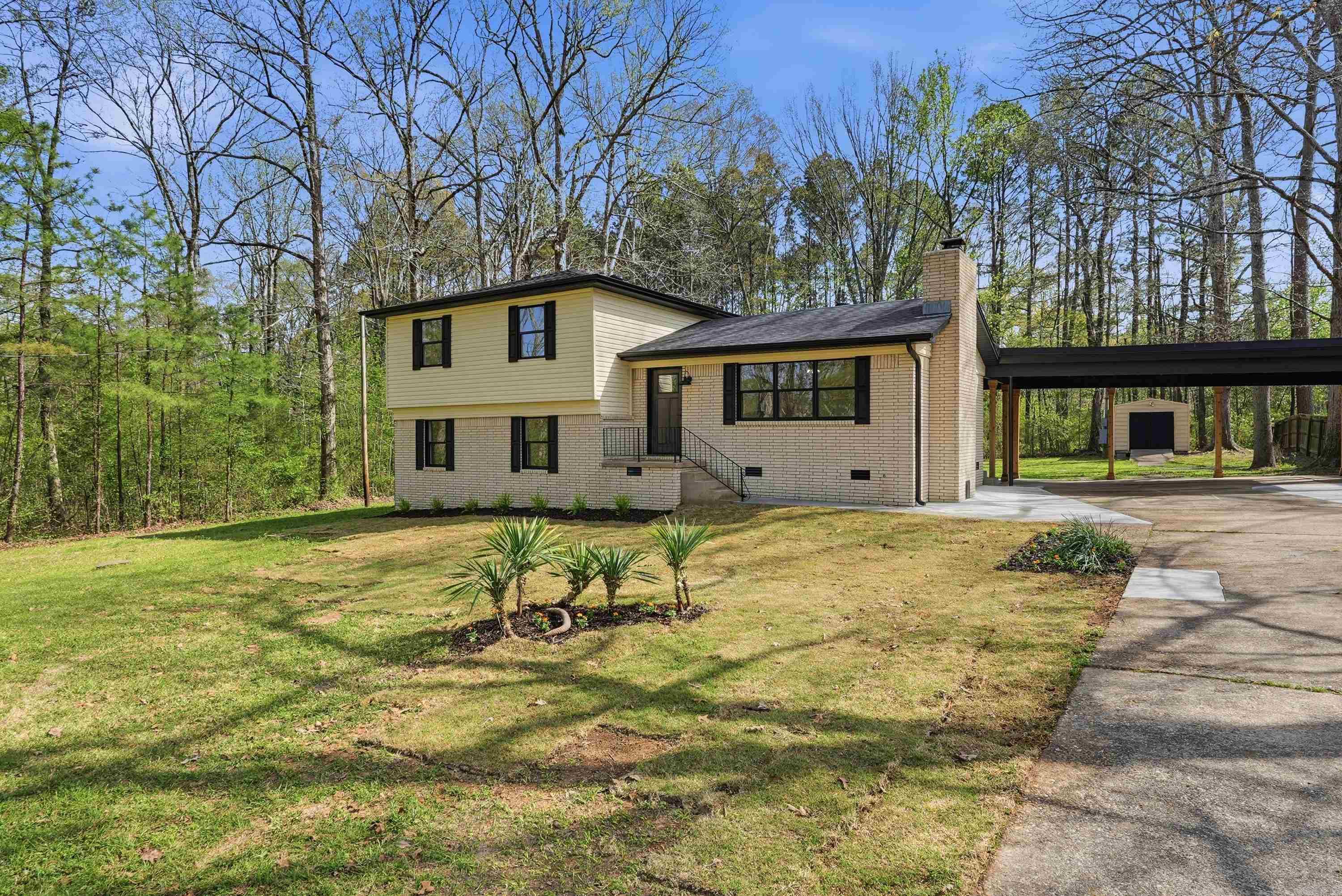 2923 Brown East End  Hensley, AR