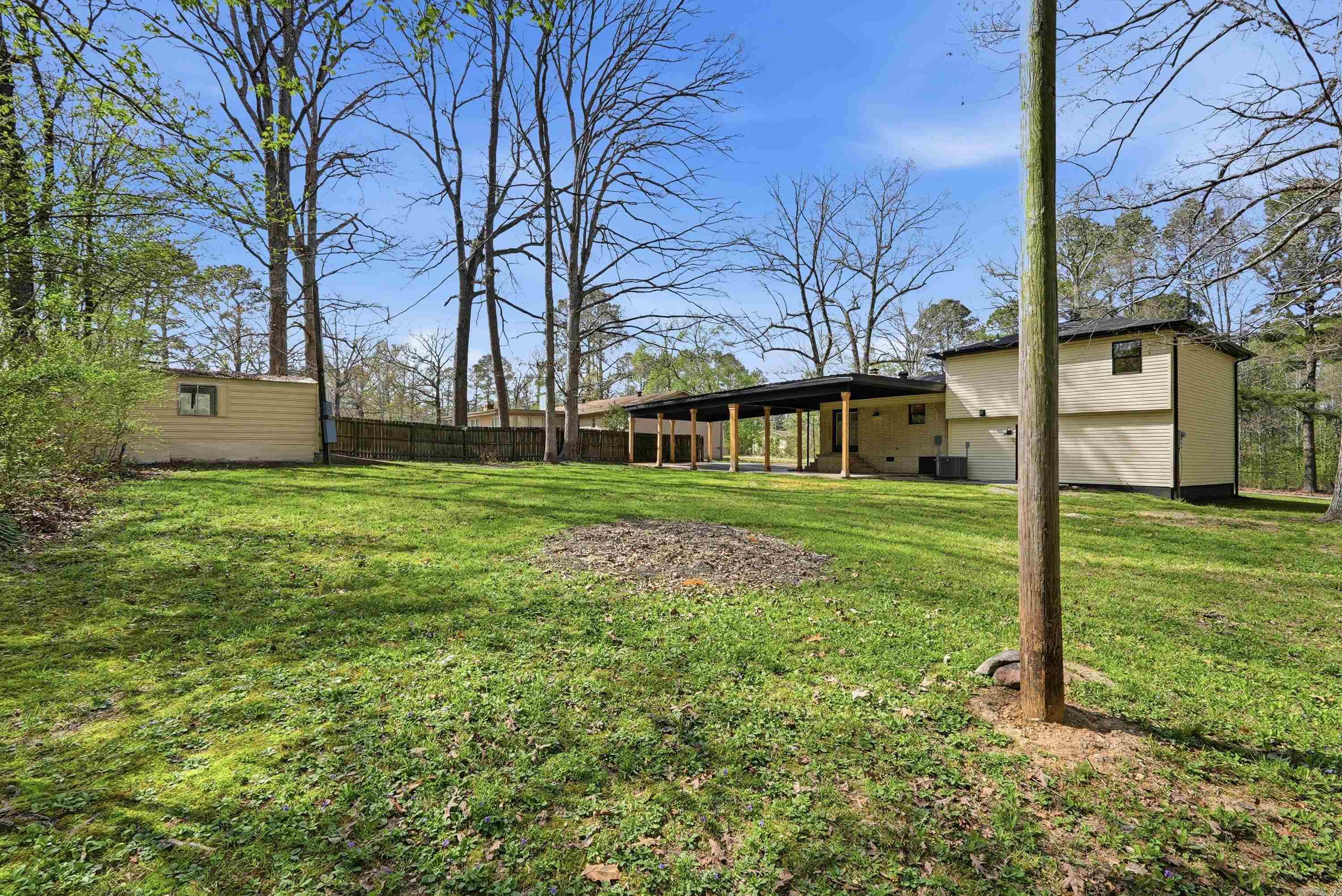 2923 Brown East End  Hensley, AR