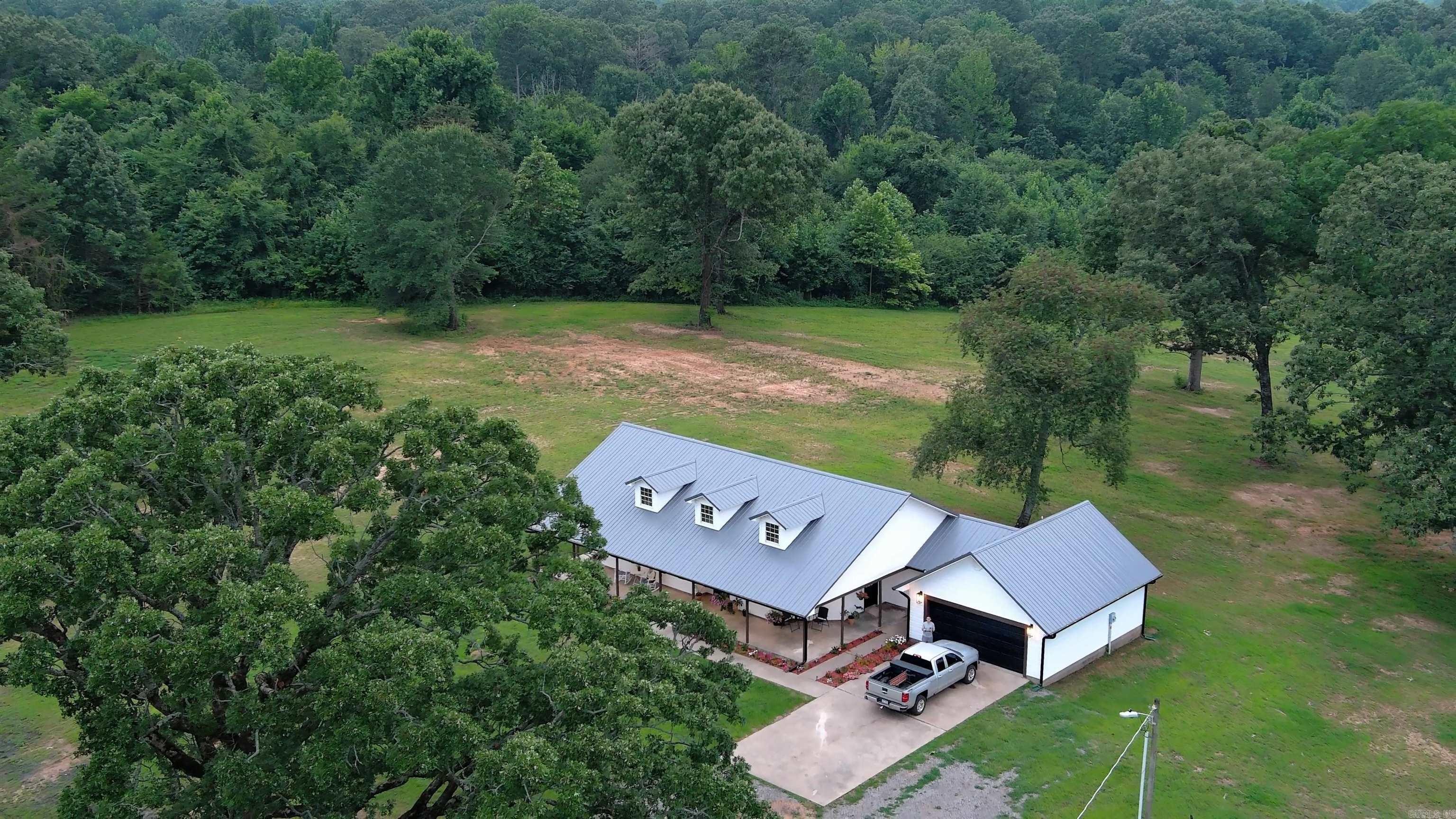 4109 W Creek Road  Ozark, AR