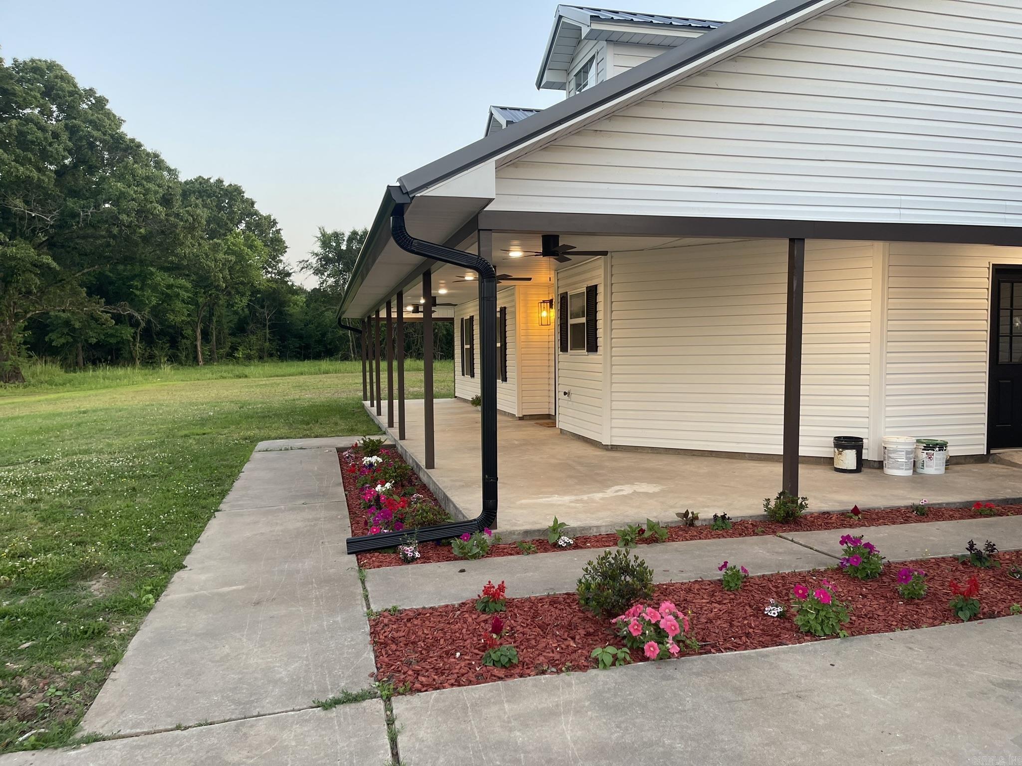 4109 W Creek Road  Ozark, AR