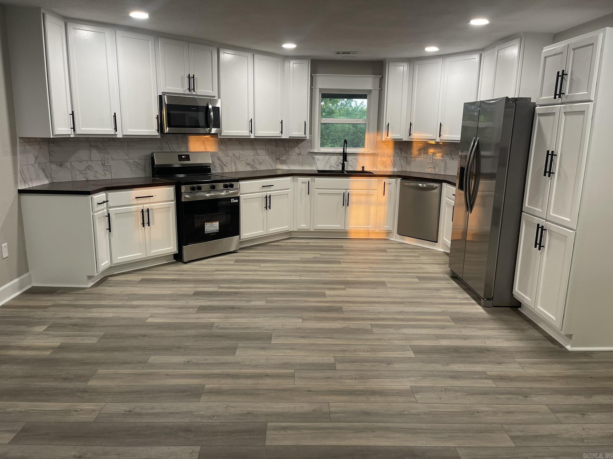 4109 W Creek Road  Ozark, AR