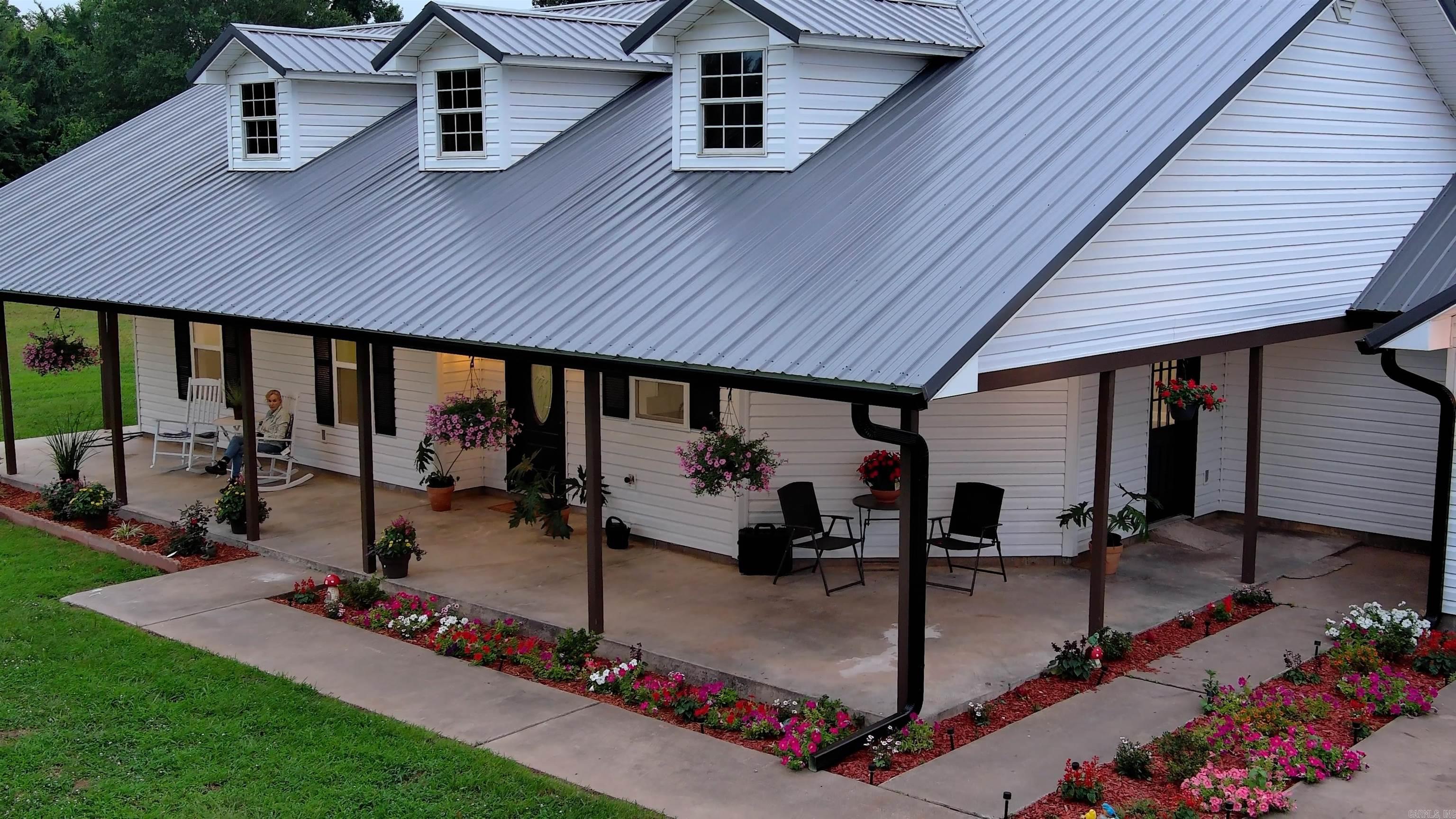 4109 W Creek Road  Ozark, AR