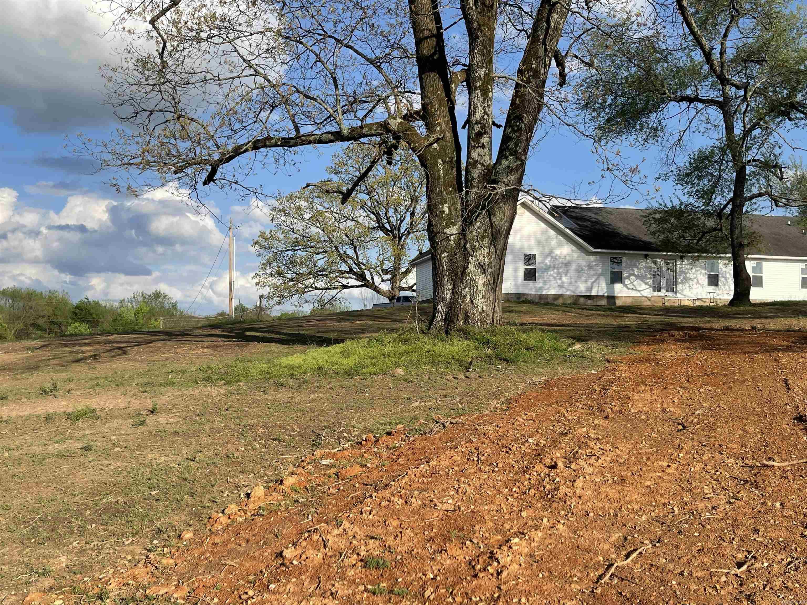 4109 W Creek Road Ozark, AR 72949