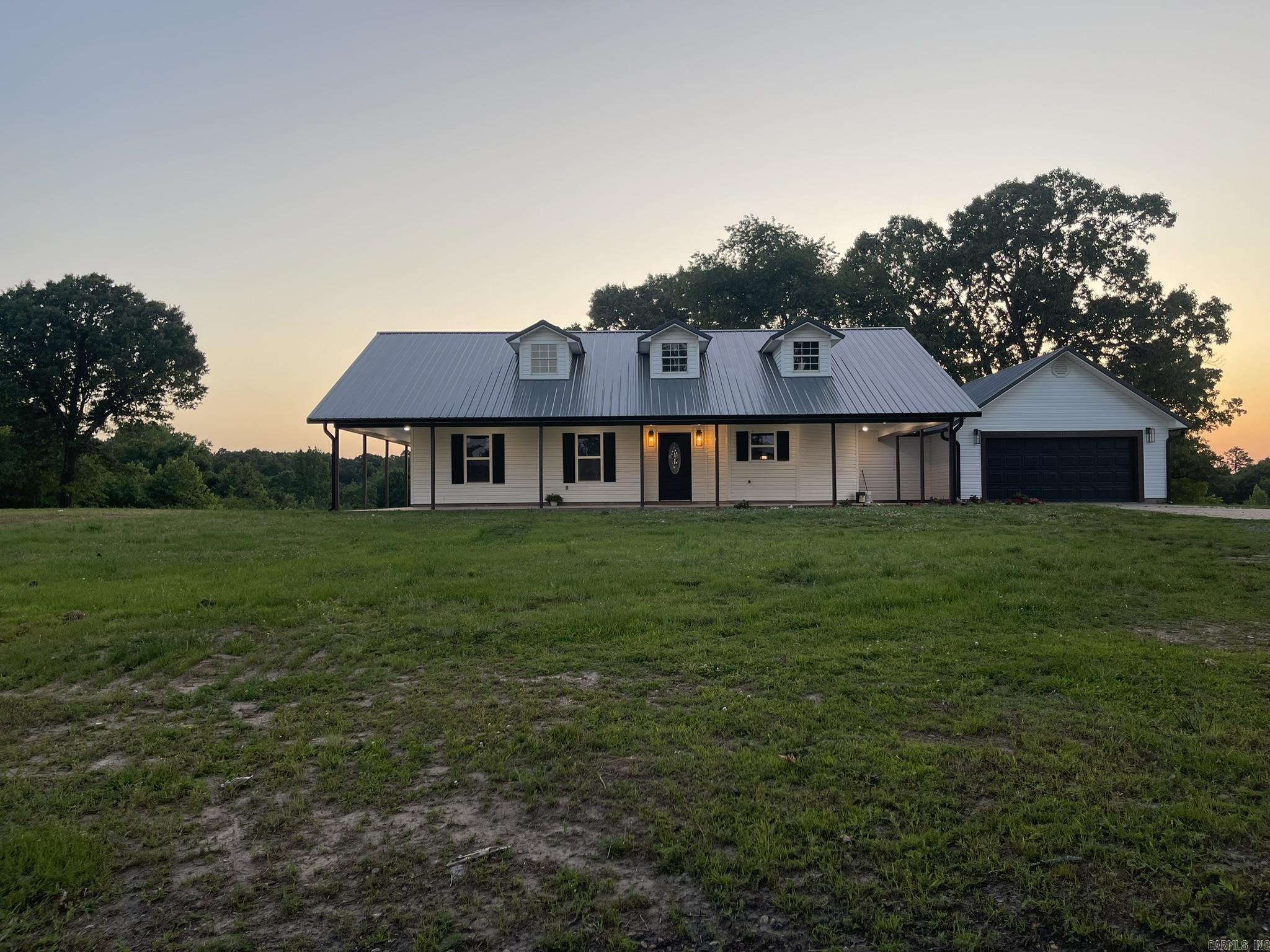 4109 W Creek Road  Ozark, AR