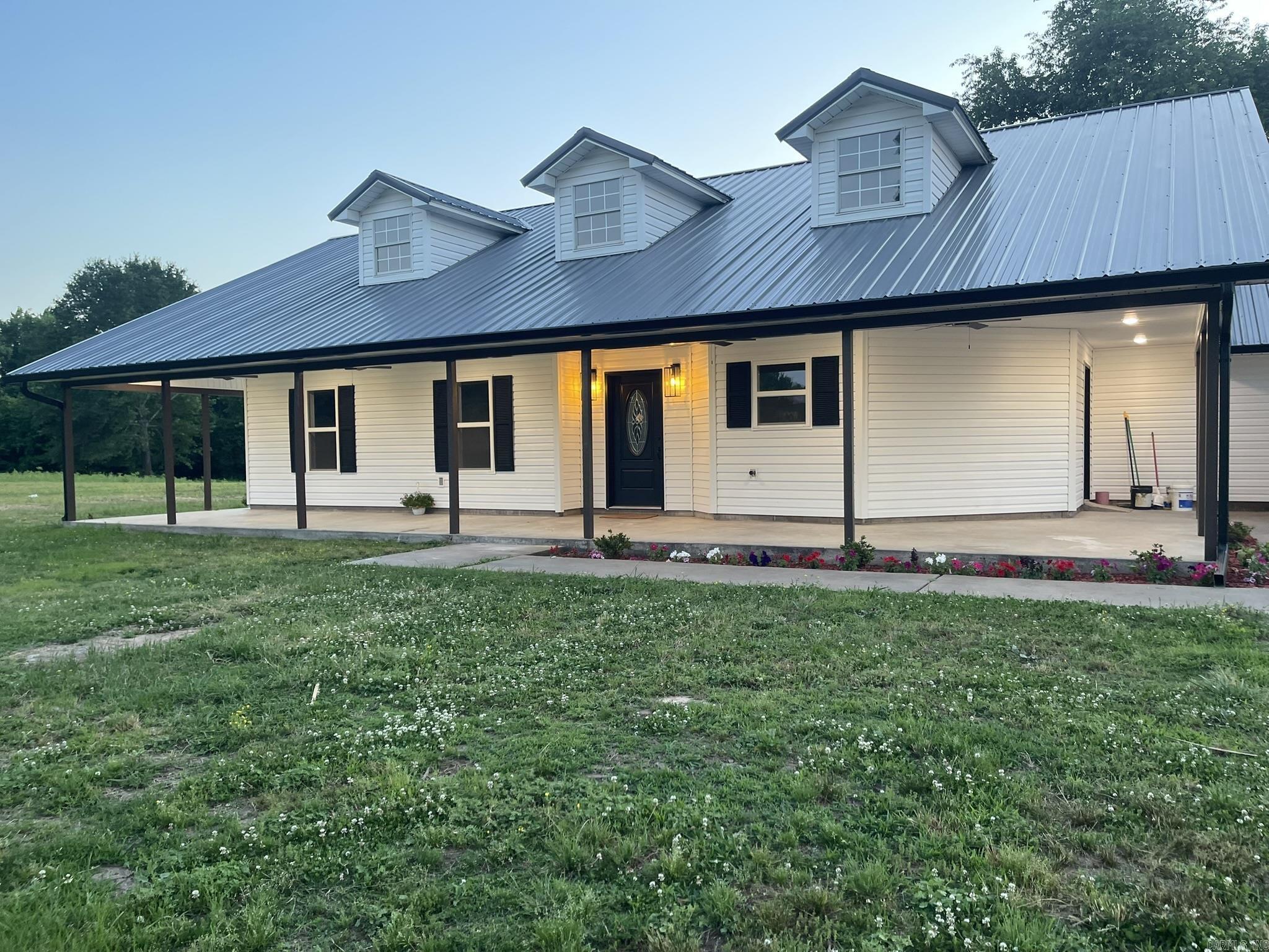 4109 W Creek Road  Ozark, AR