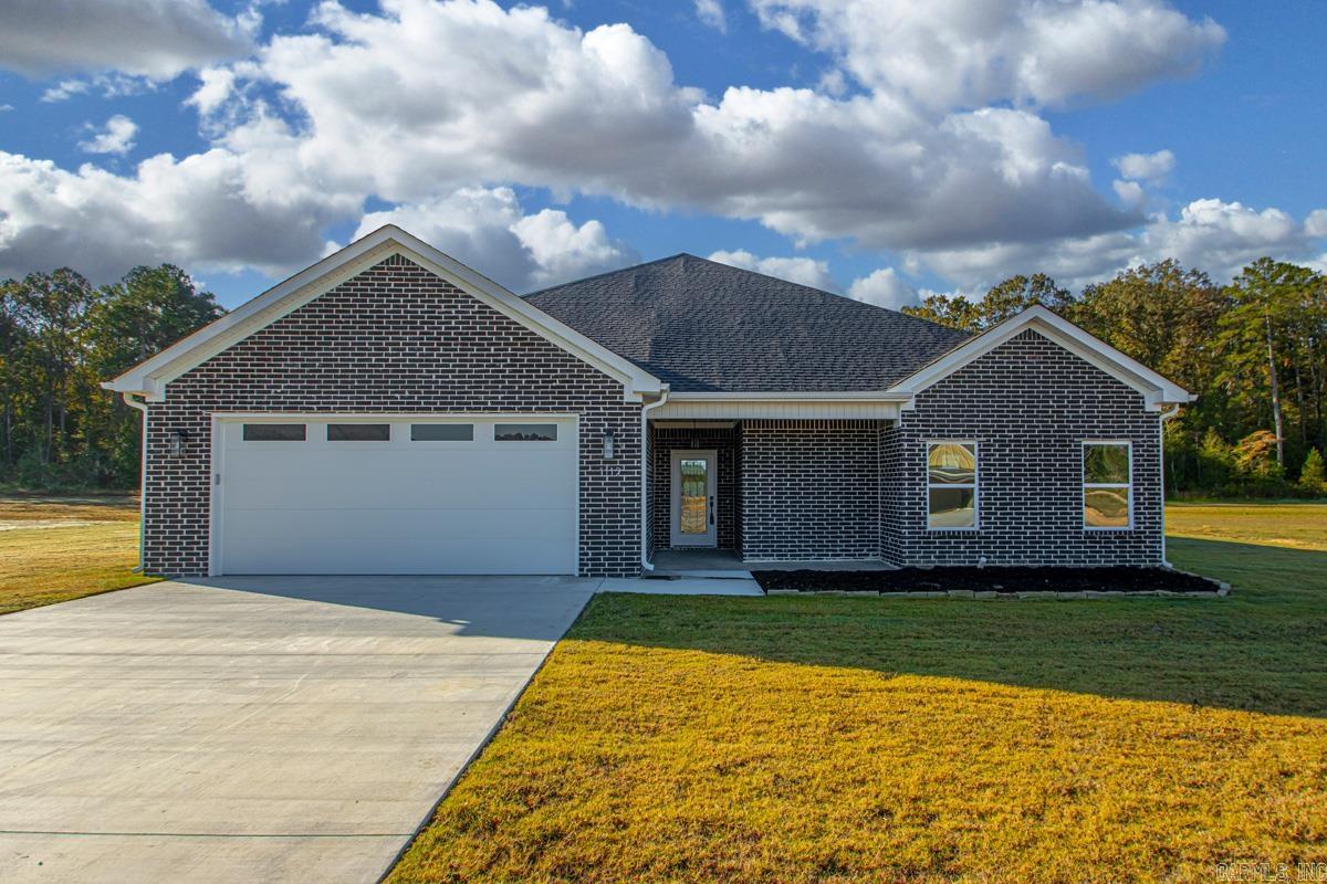 1112 Duke Drive Bauxite, AR 72011