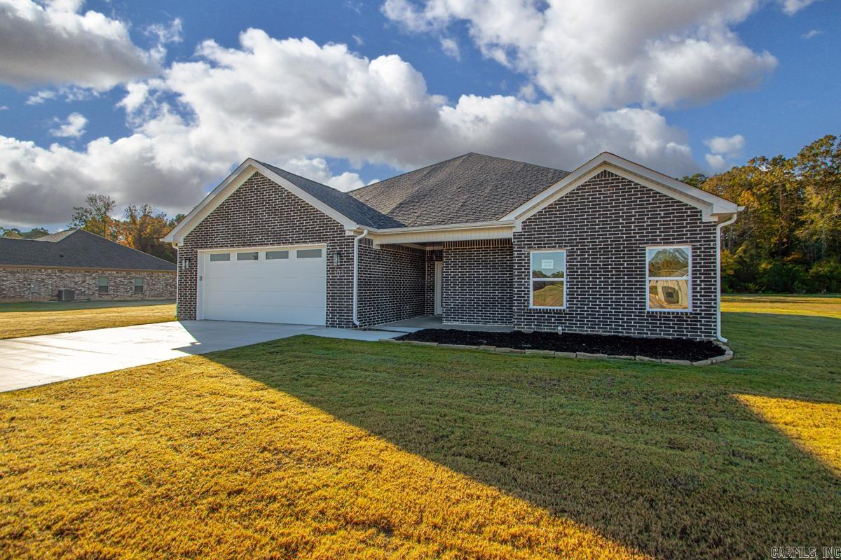 1112 Duke Drive Bauxite, AR 72011