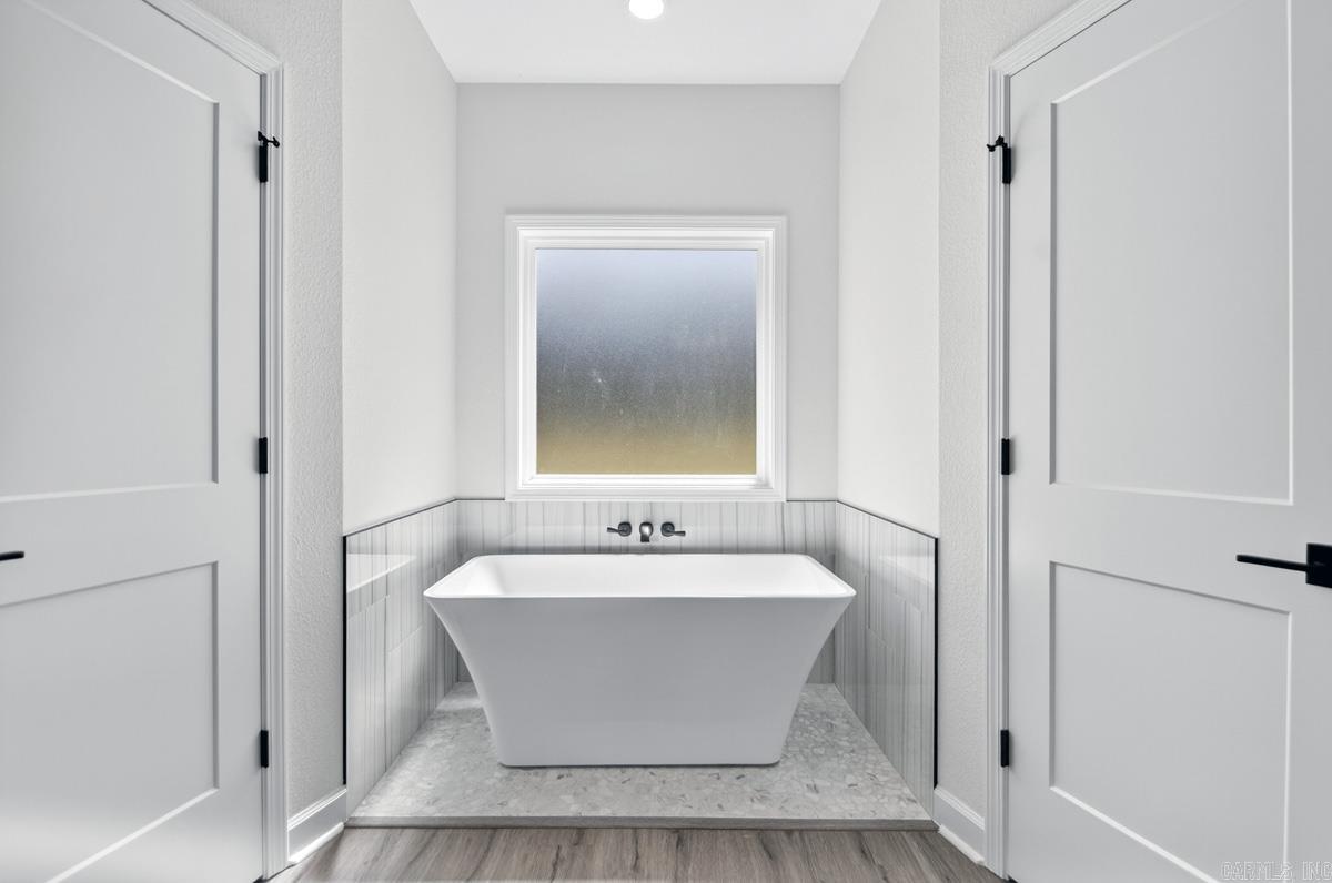 1112 Duke Drive Bauxite, AR 72011