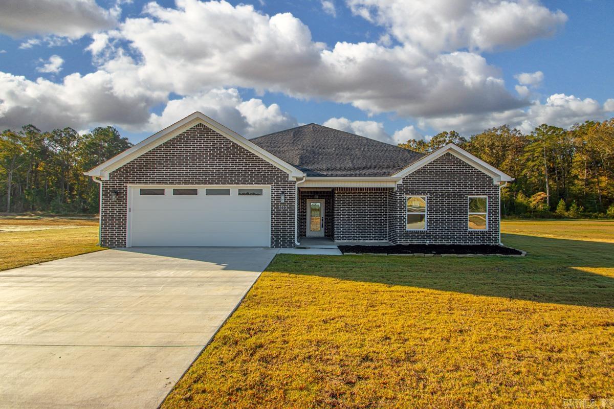 1112 Duke Drive Bauxite, AR 72011