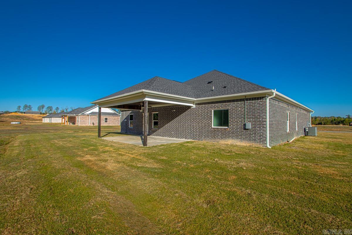 1112 Duke Drive Bauxite, AR 72011