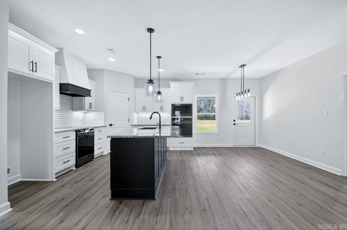 1112 Duke Drive Bauxite, AR 72011