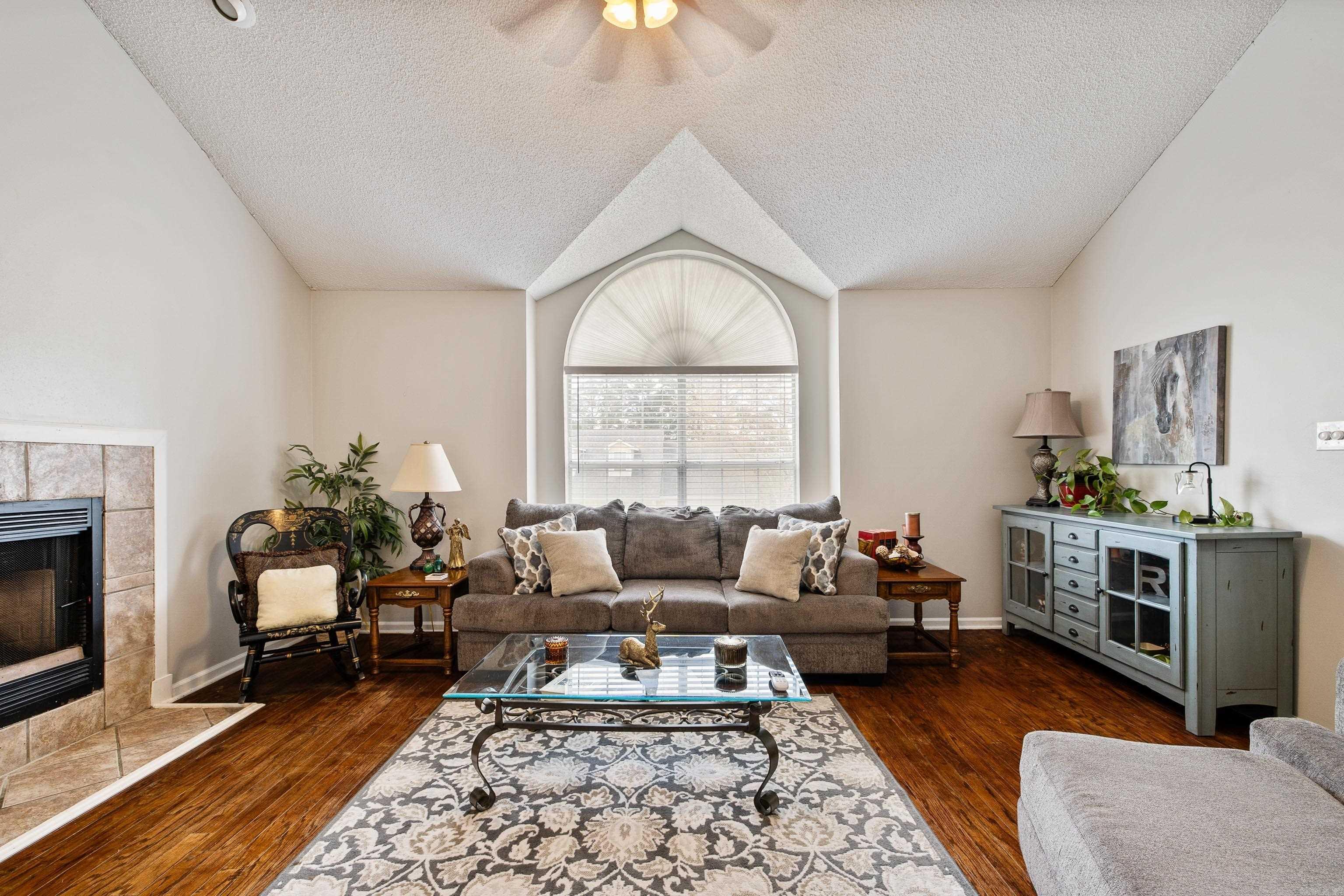 60 Vantage Drive Maumelle, AR 72113