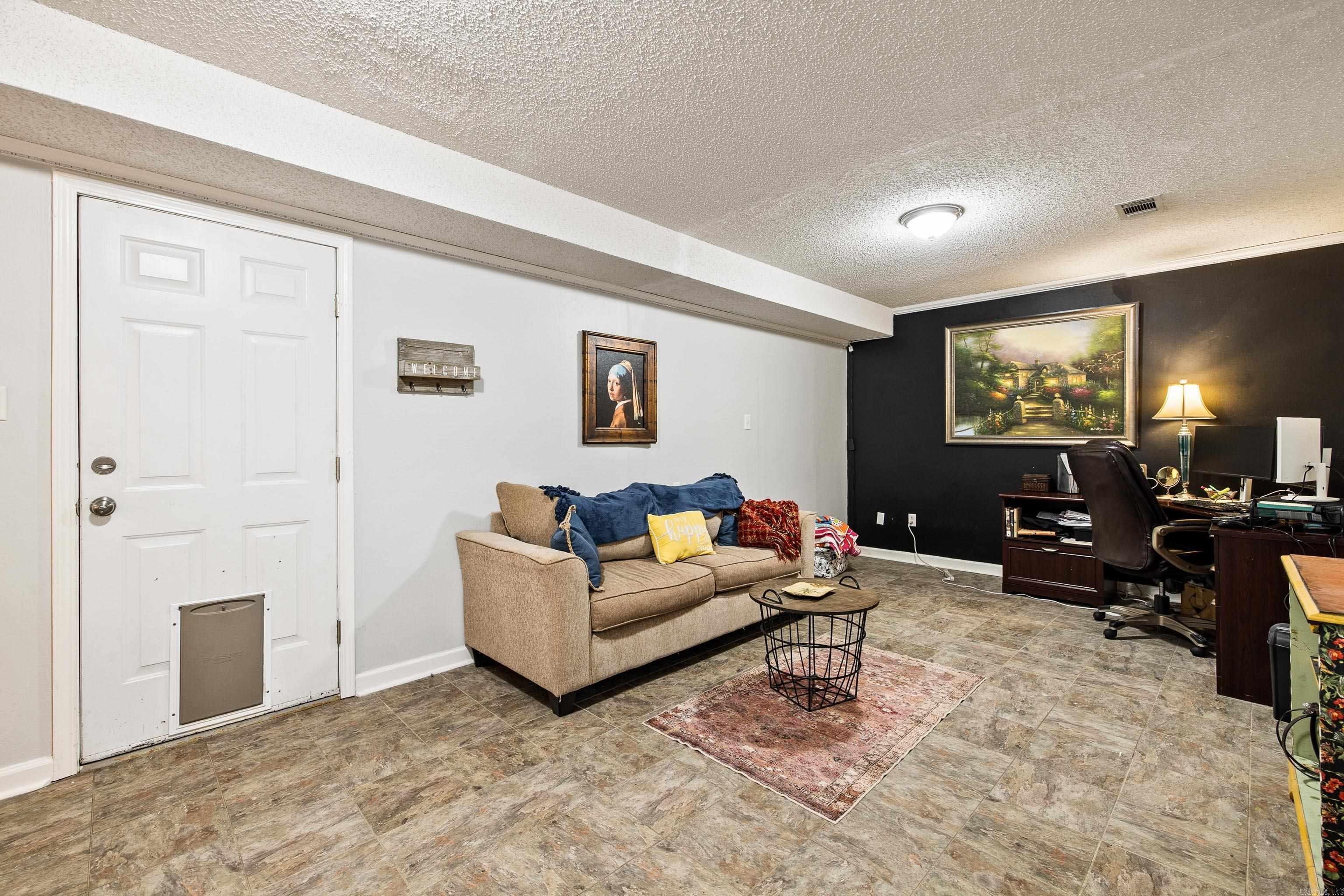 60 Vantage Drive Maumelle, AR 72113