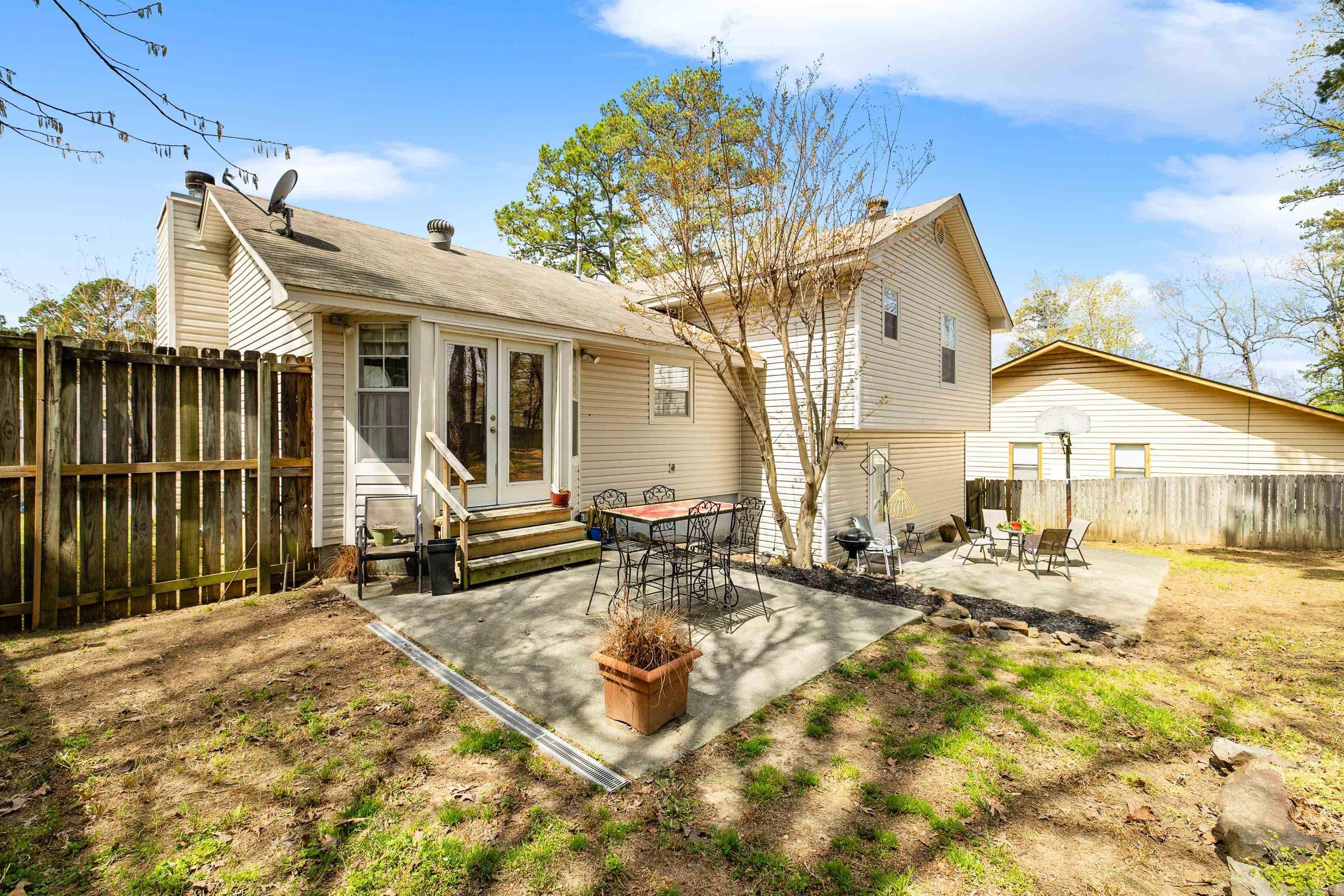 60 Vantage Drive Maumelle, AR 72113