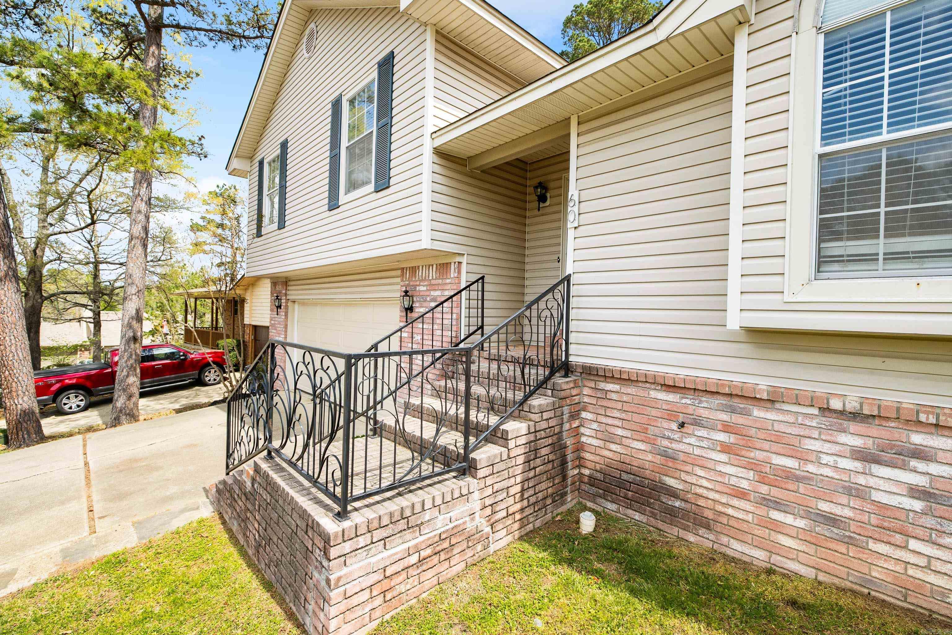 60 Vantage Drive Maumelle, AR 72113