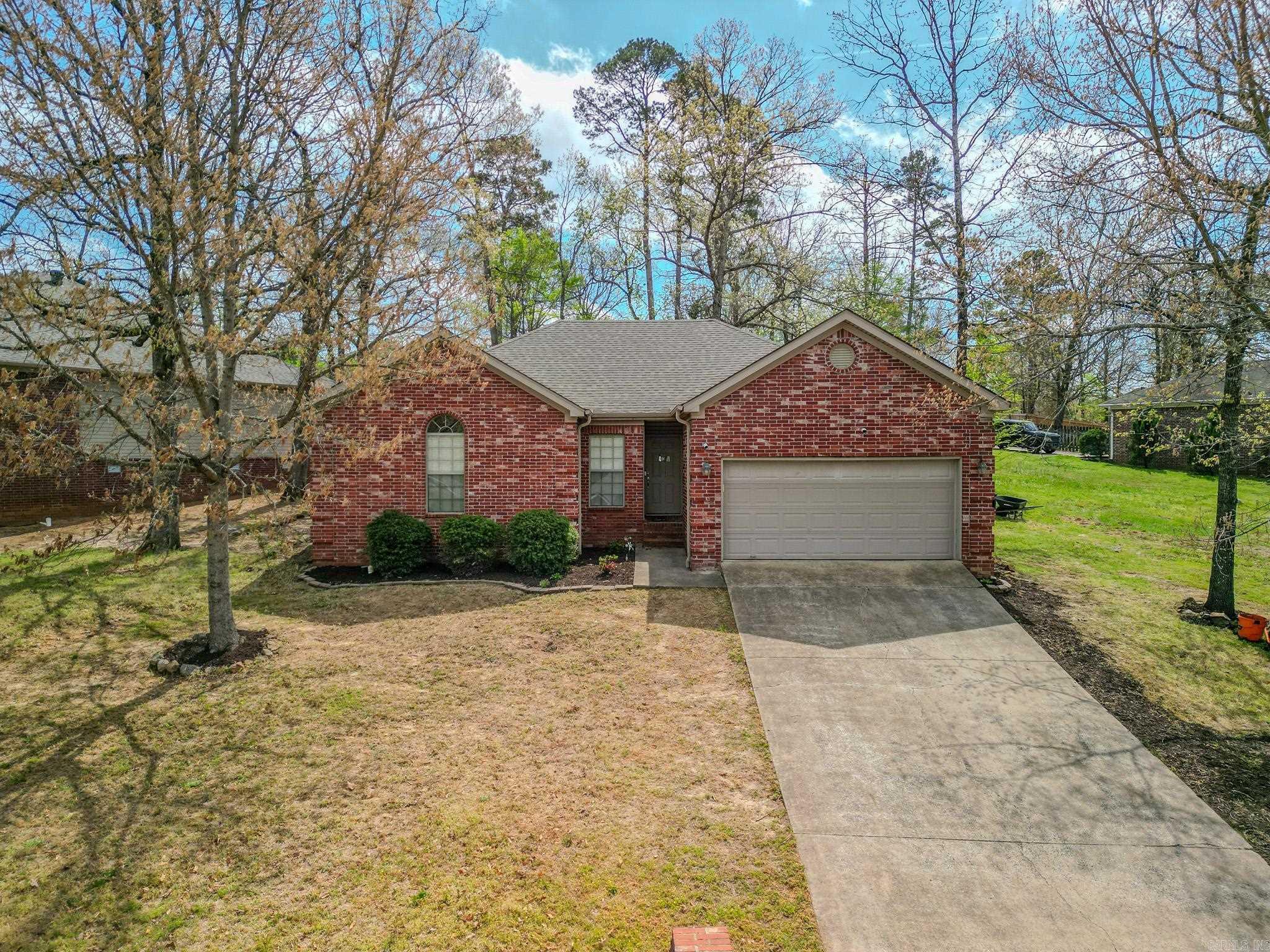 35 Garden Oaks Drive Maumelle, AR 72113