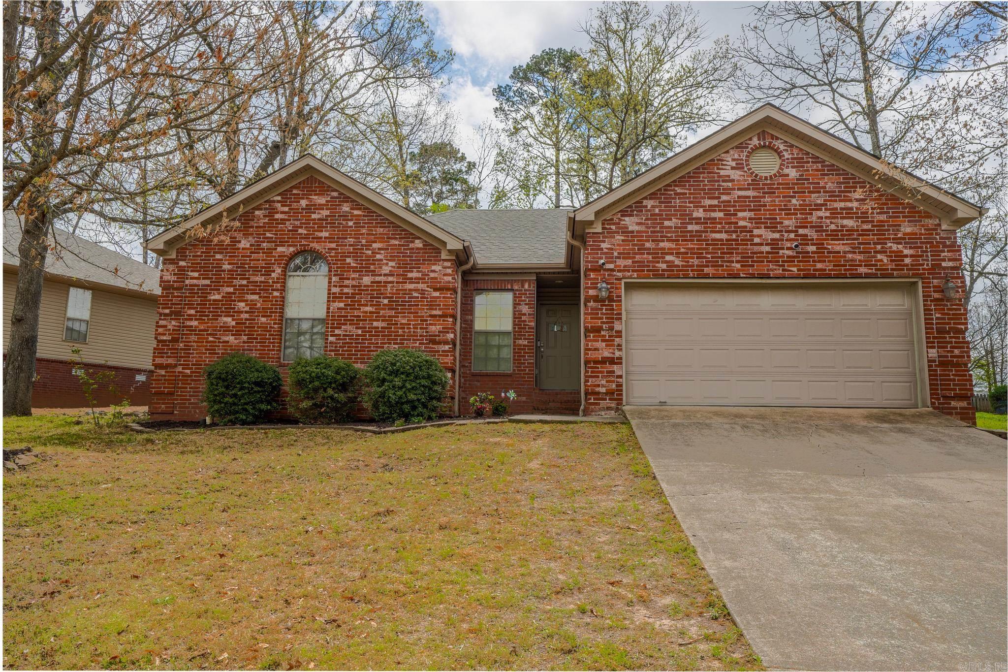 35 Garden Oaks Drive Maumelle, AR 72113