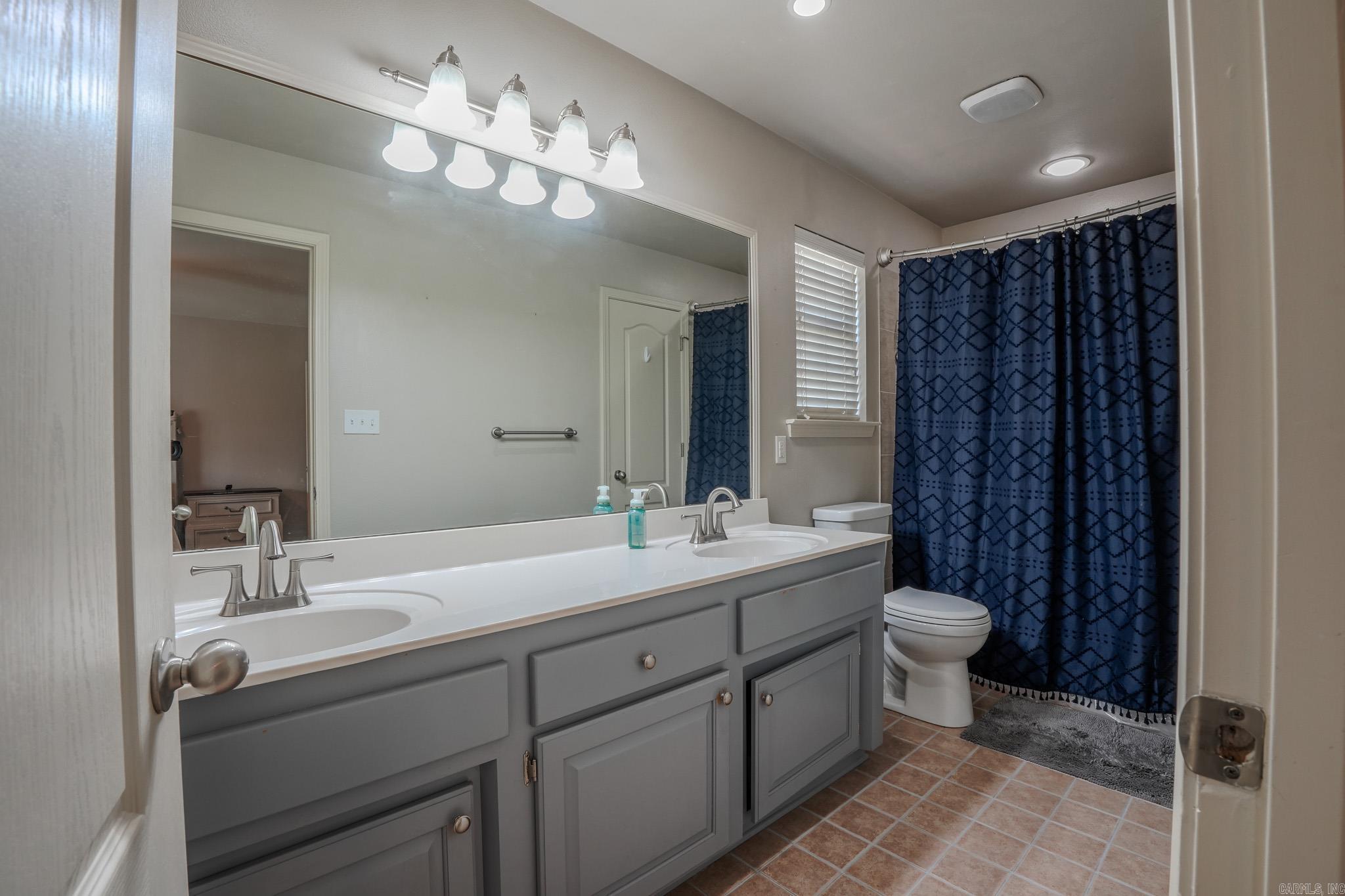 35 Garden Oaks Drive Maumelle, AR 72113