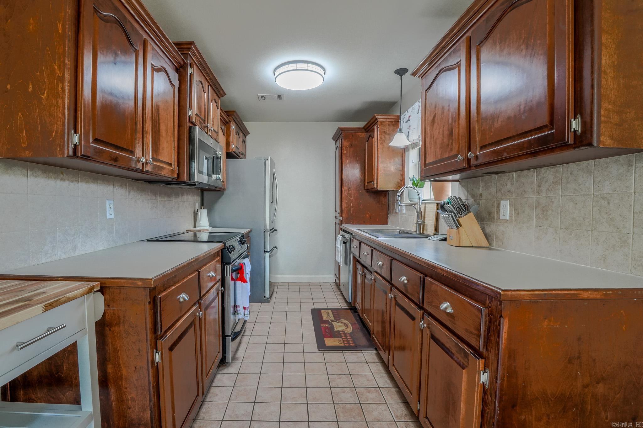 35 Garden Oaks Drive Maumelle, AR 72113