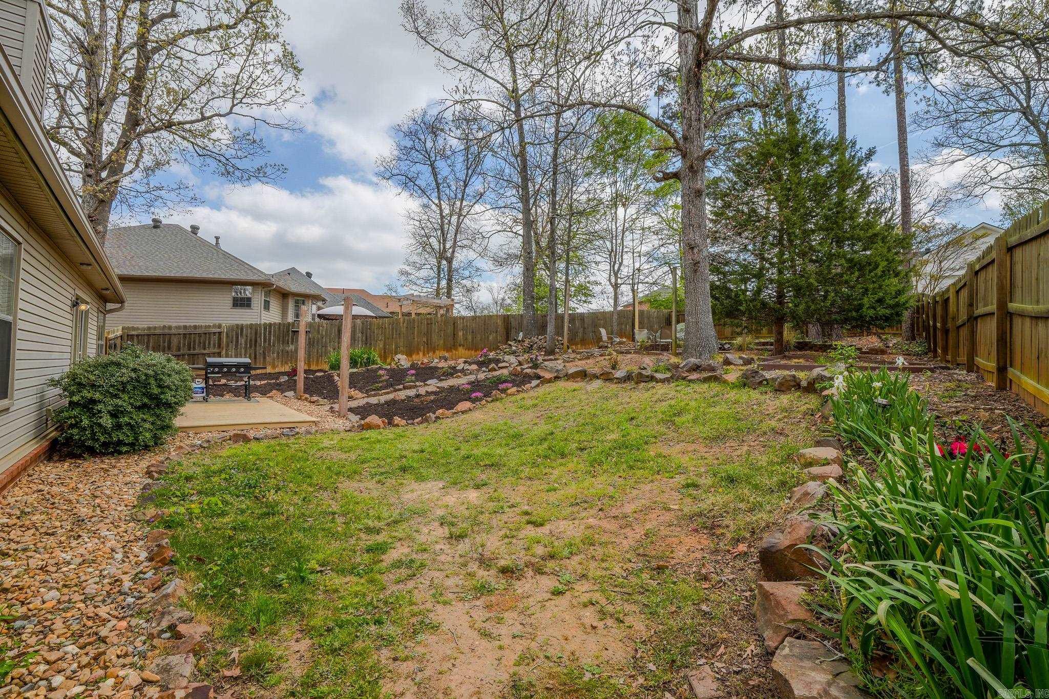 35 Garden Oaks Drive Maumelle, AR 72113
