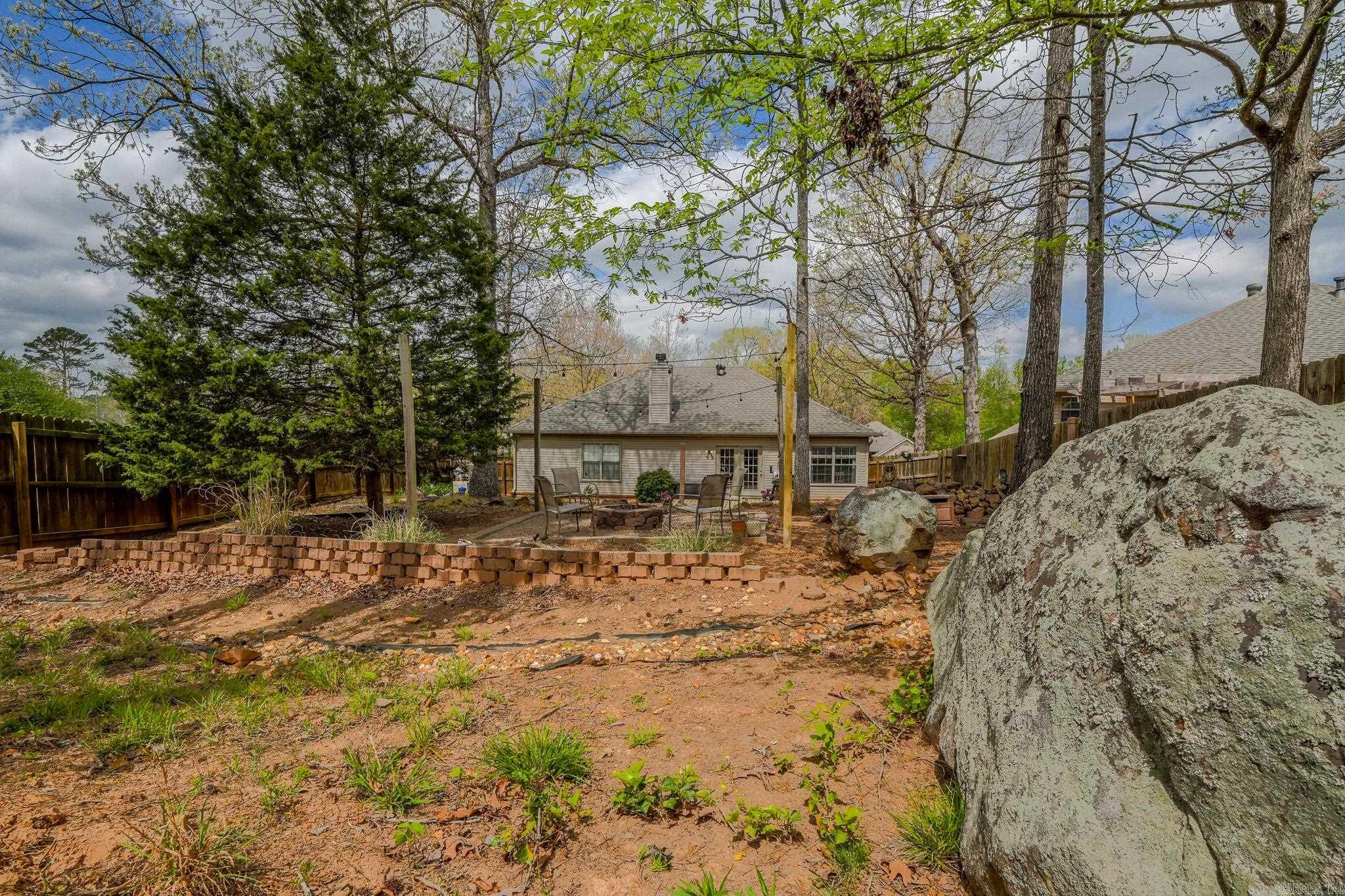 35 Garden Oaks Drive Maumelle, AR 72113