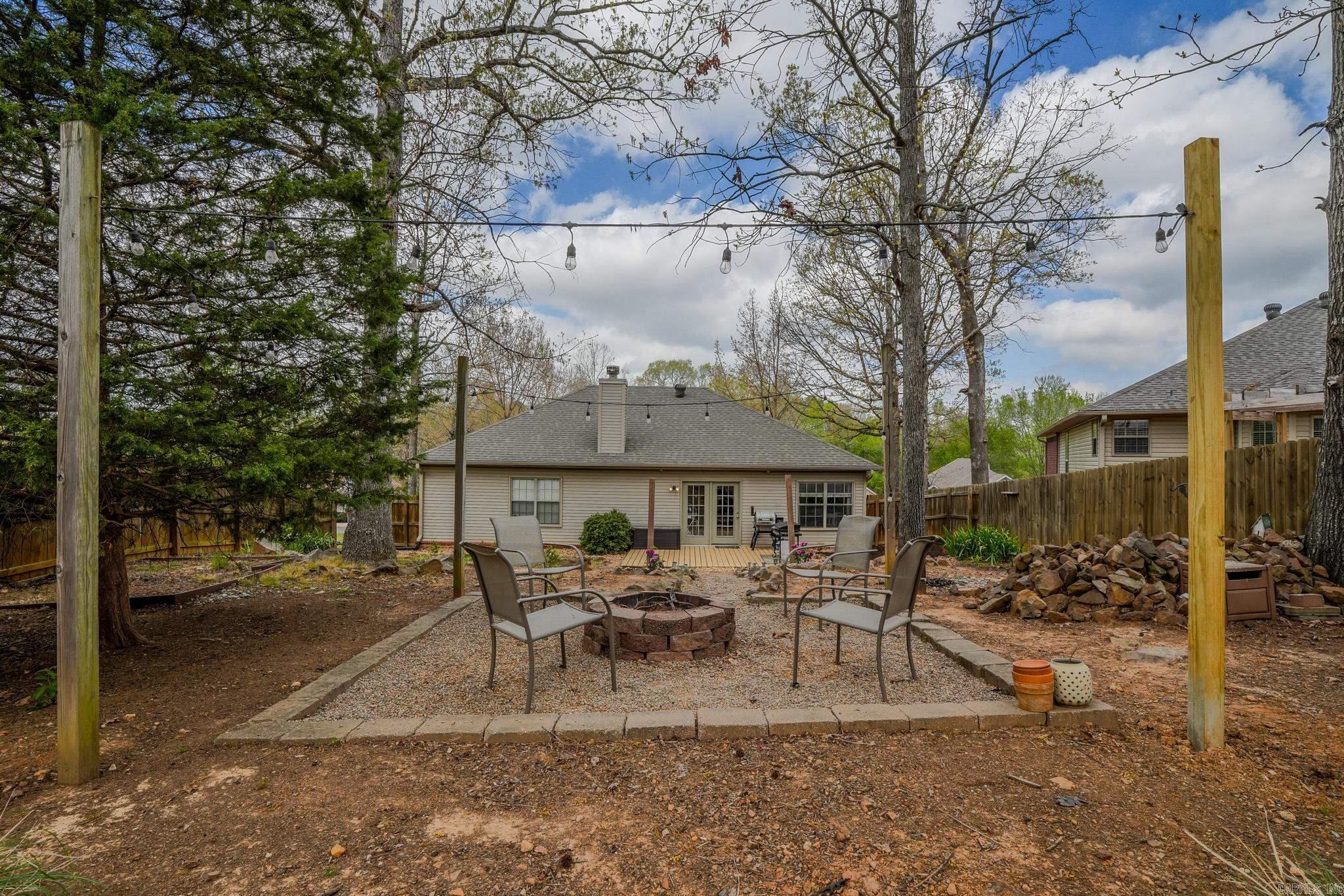 35 Garden Oaks Drive Maumelle, AR 72113