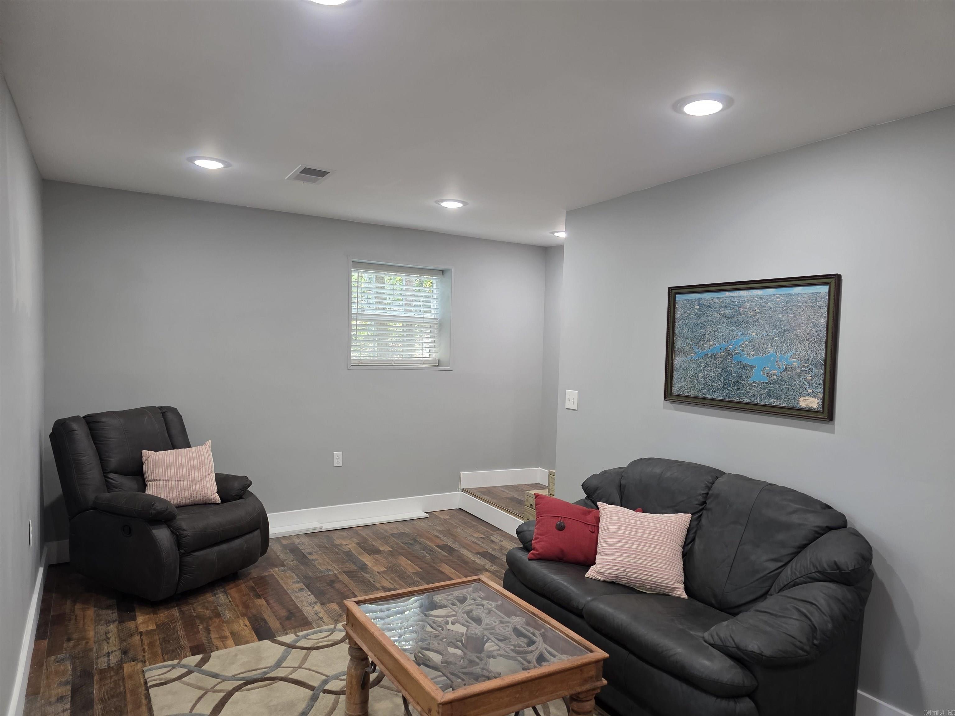 1000 Twin Coves  Greers Ferry, AR