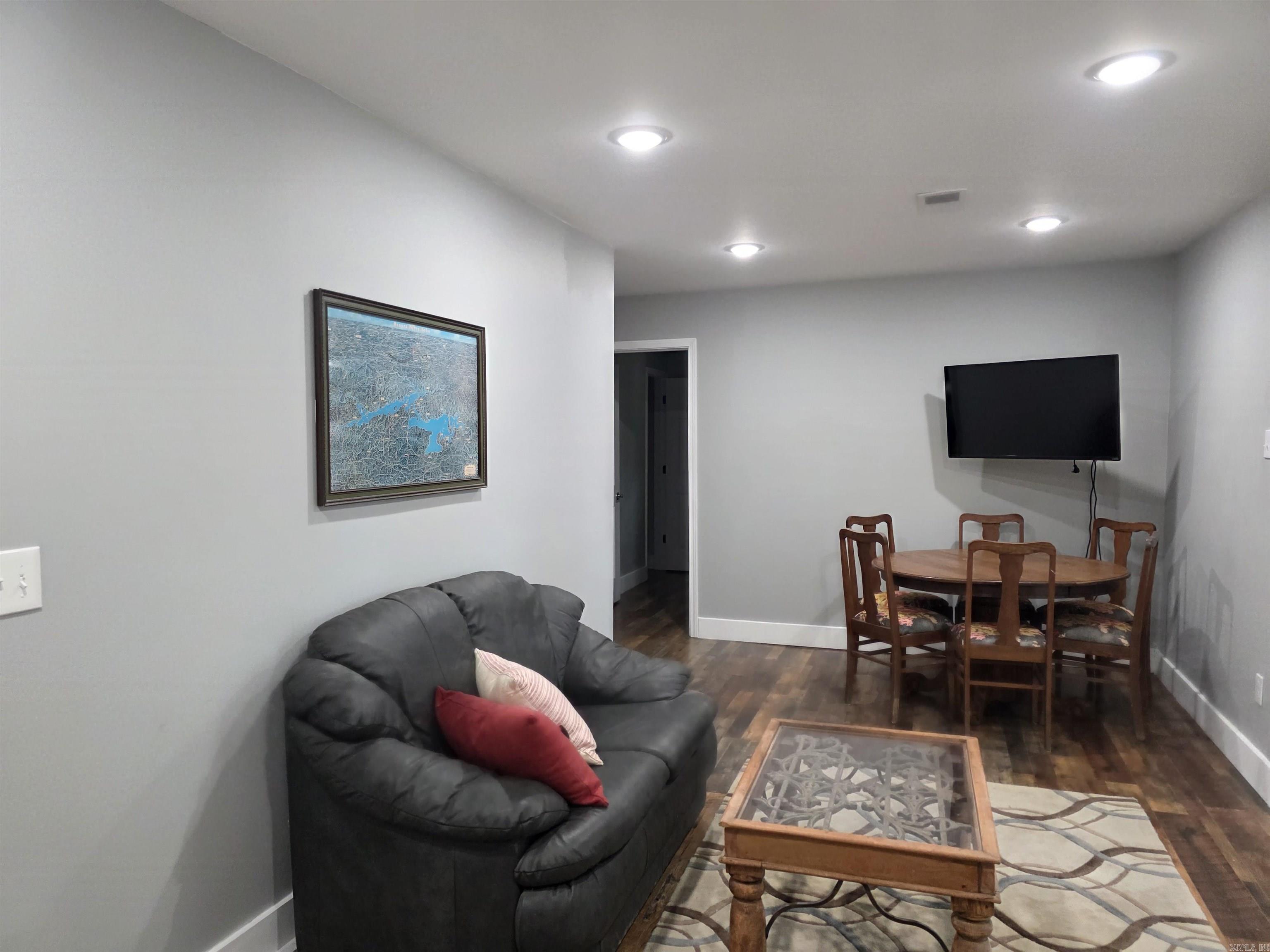 1000 Twin Coves  Greers Ferry, AR