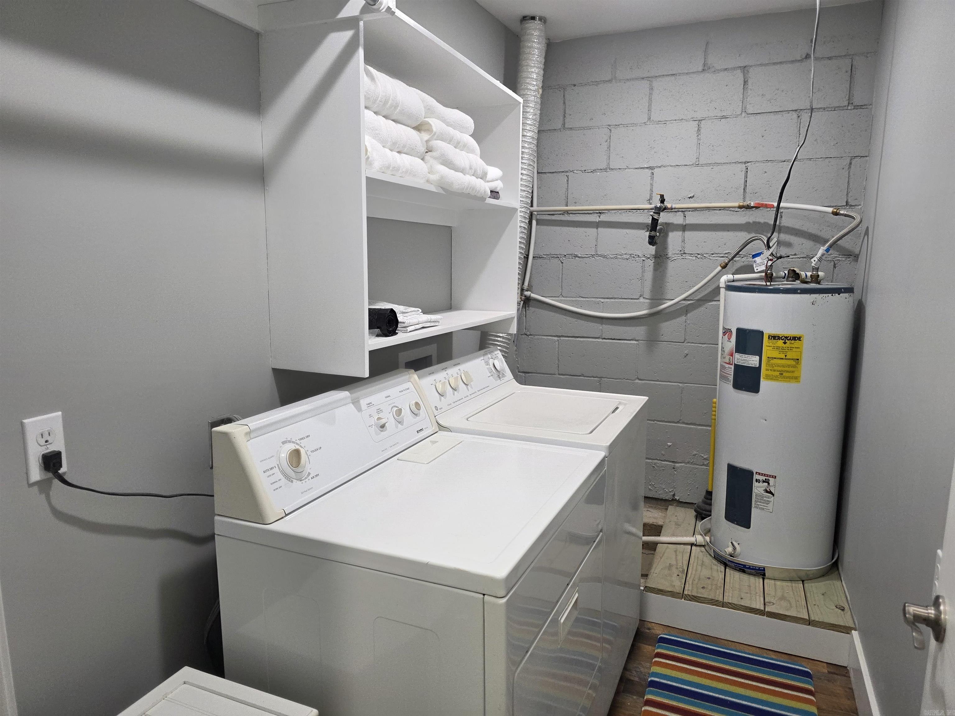 1000 Twin Coves  Greers Ferry, AR